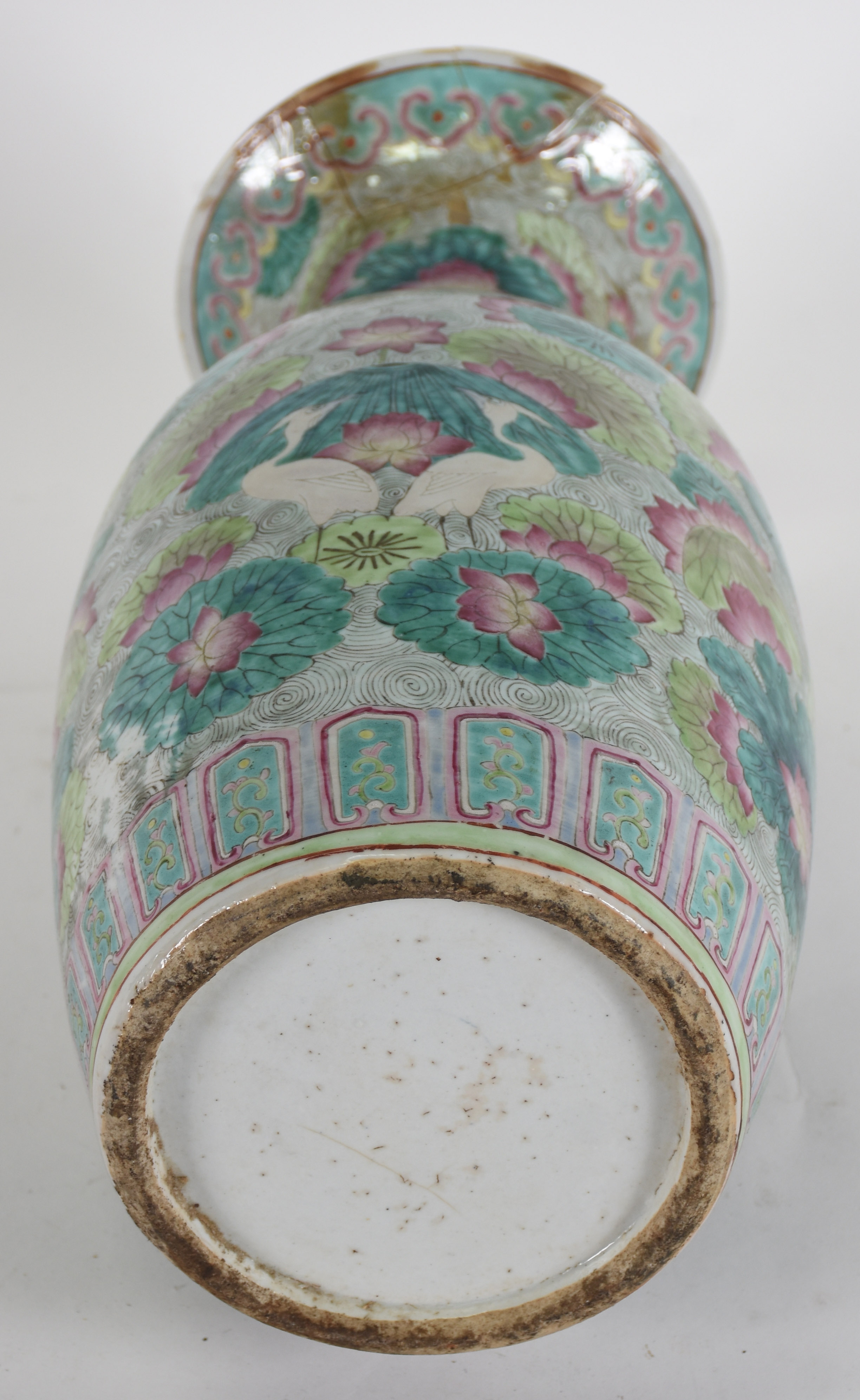 Antigo Vaso de porcelana chinesa policromado ( borda quebrada e... - foto 5 de 5