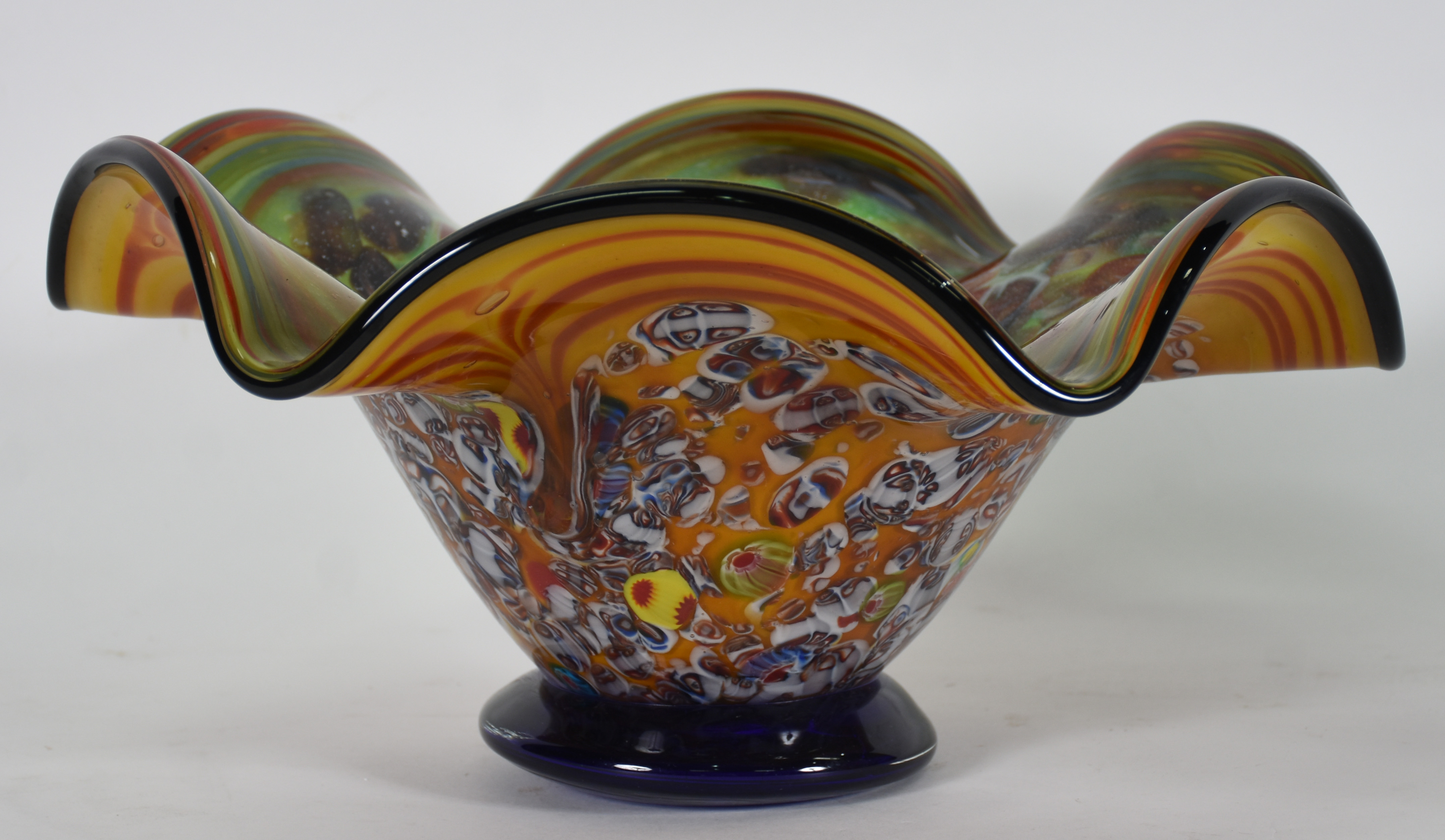 Centro de mesa decorativo de vidro murano policromado, borda feitio... - foto 1 de 2