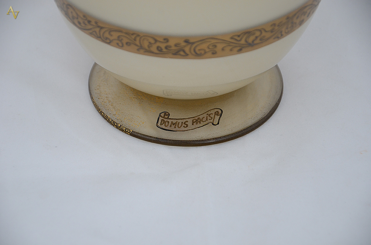 Ovo de murano com pó de ouro e figura de leão "Domus Pacis"... - foto 3 de 3