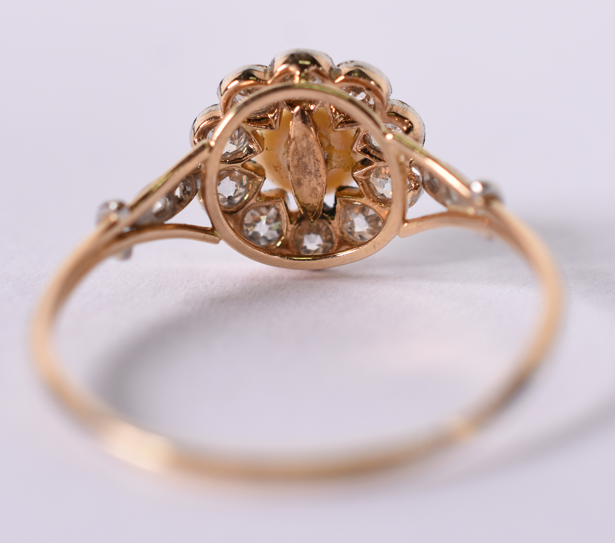 Anel de ouro amarelo com 12 brilhantes de aproximadamente 0,60 ct e... - foto 3 de 3