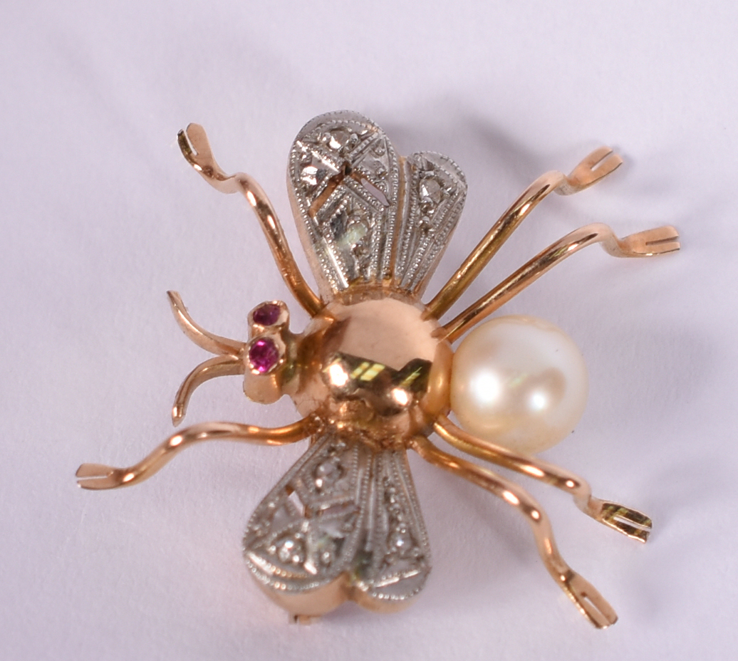Broche em forma de abelha de ouro amerelo com brilhante e pérola (... - foto 2 de 3