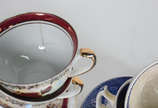 Diversa xícaras sendo, 2 para chá de porcelana ... - Diversa xícaras sendo, 2 para chá de porcelana Rosenthal com pires e pratinho, 1 limoges  para chá , 4 inglesas azul pombinho e 6 nacionais ( 1 ...