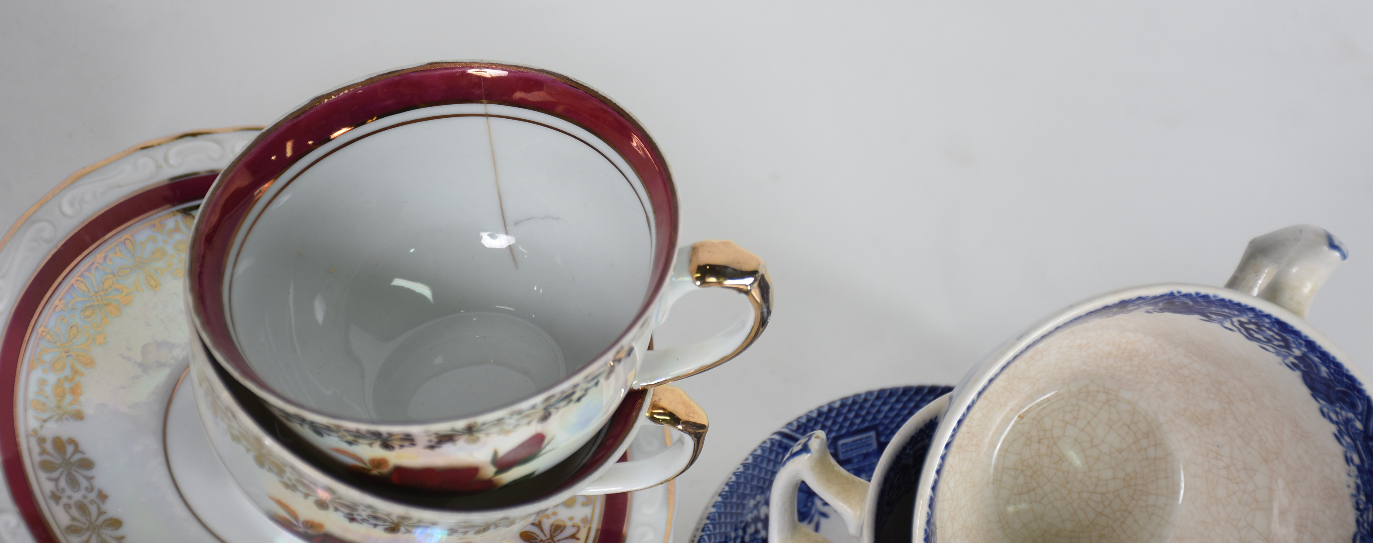 Diversa xícaras sendo, 2 para chá de porcelana Rosenthal com pires e... - foto 4 de 4