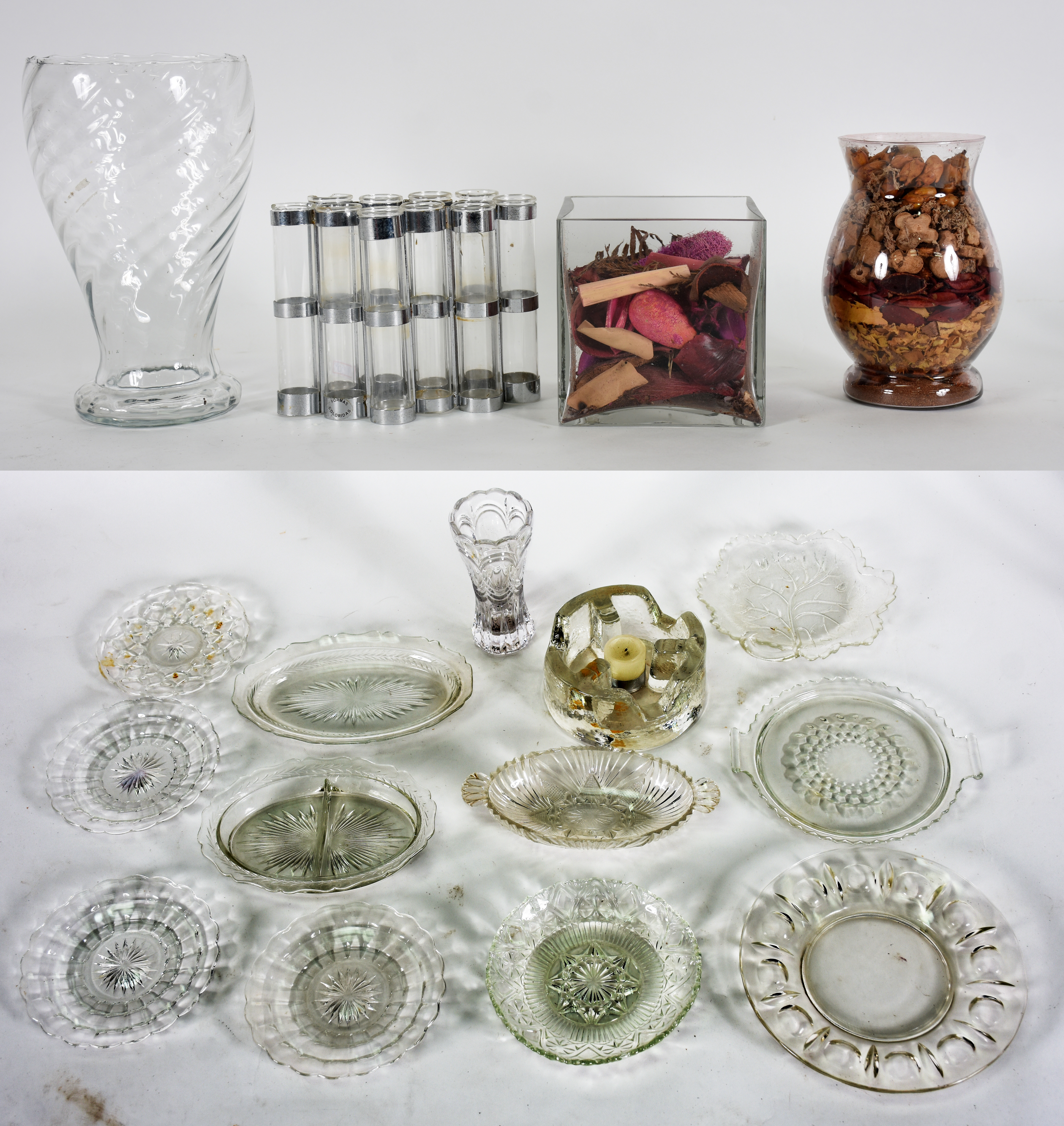 Diversas peças sendo , 7 pratinhos , jarrinha , rechaud com vela , 3... - foto 1 de 4
