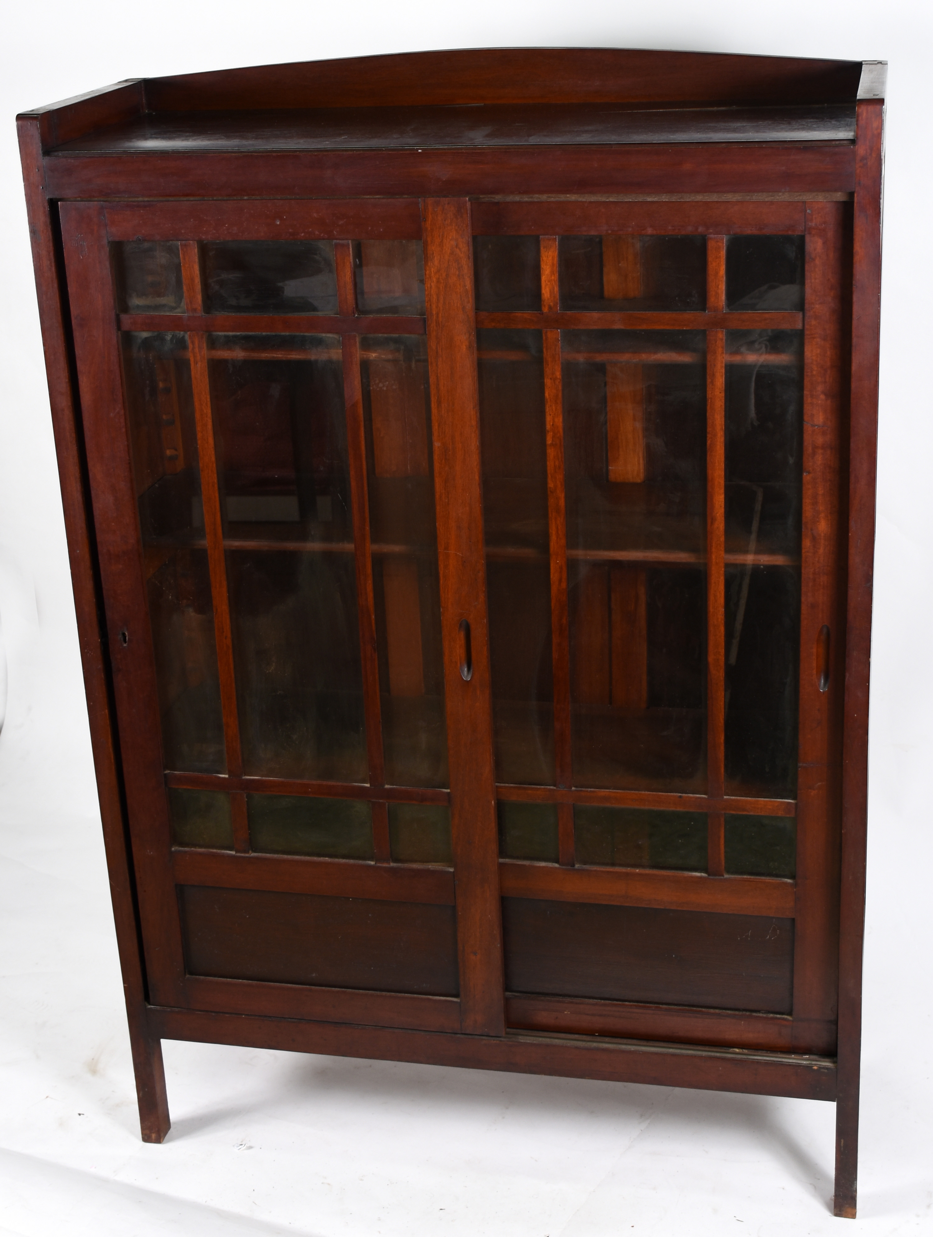Vitrine de madeira nobre com 2 portas de correr de vidro - foto 2 de 3