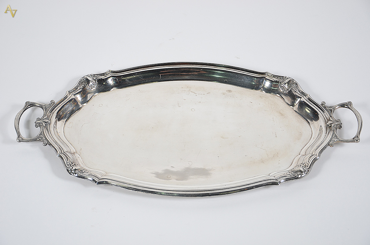 Bandeja oval de metal WMF. Medidas 71 x 38 cm.