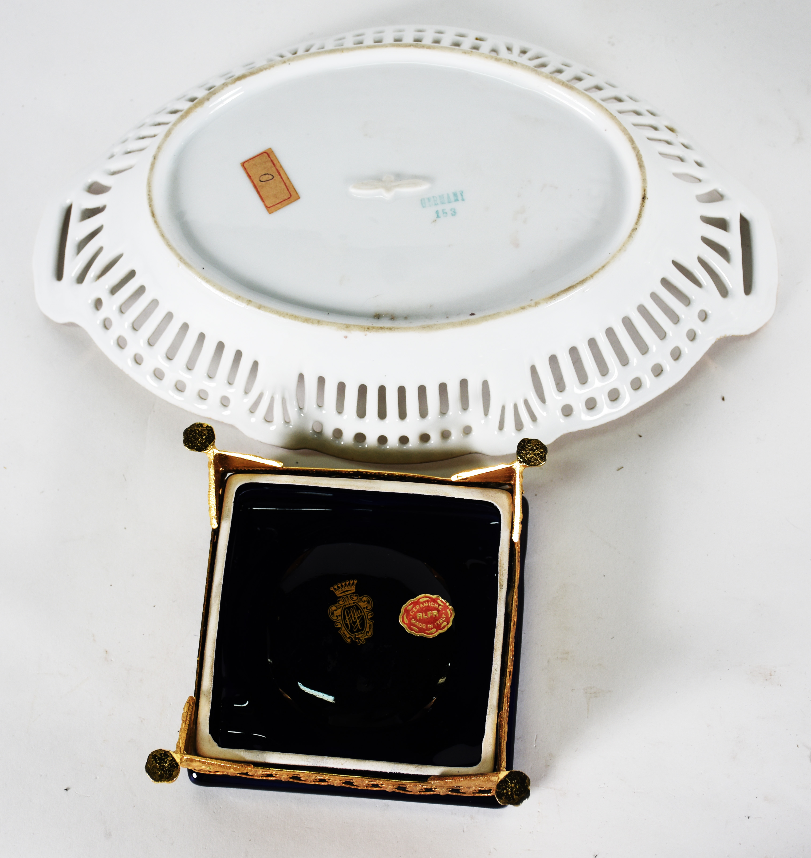 Diversas peças de porcelana , sendo, sopeira ; tête à tête com 7... - foto 4 de 5