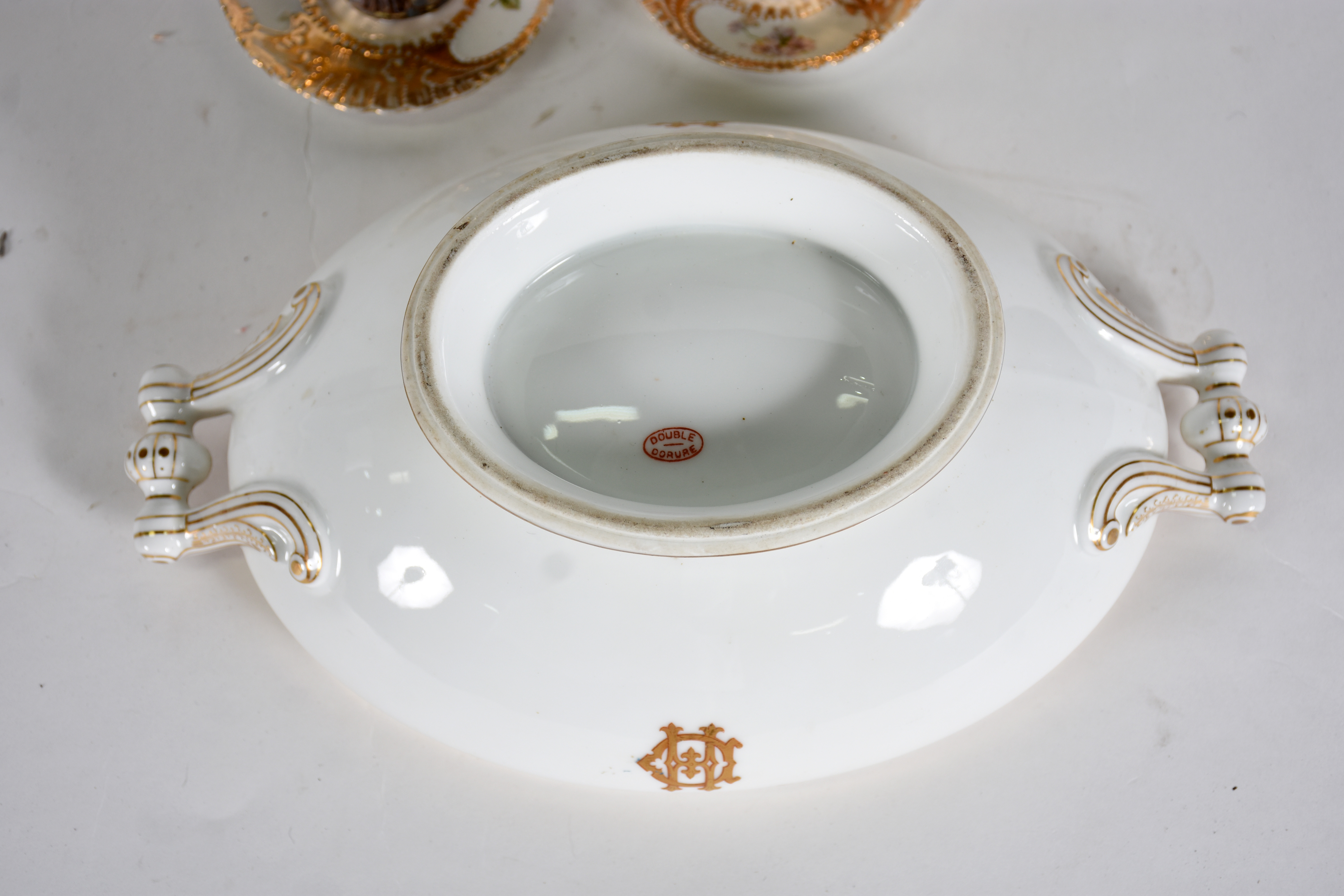 Diversas peças de porcelana , sendo, sopeira ; tête à tête com 7... - foto 5 de 5