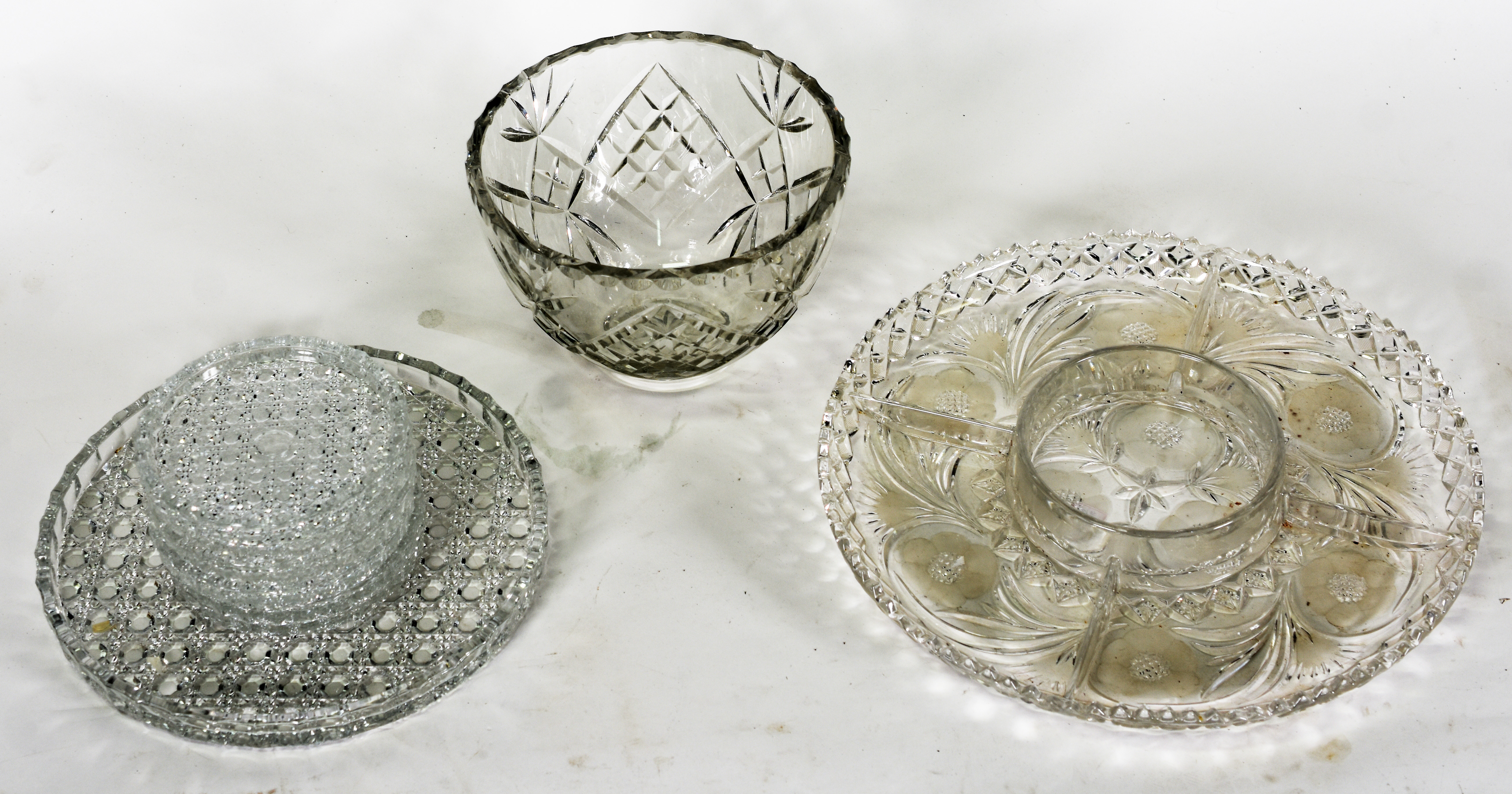 Diversas peças de demi cristal , sendo , porta petiscos ; prato para... - foto 2 de 2