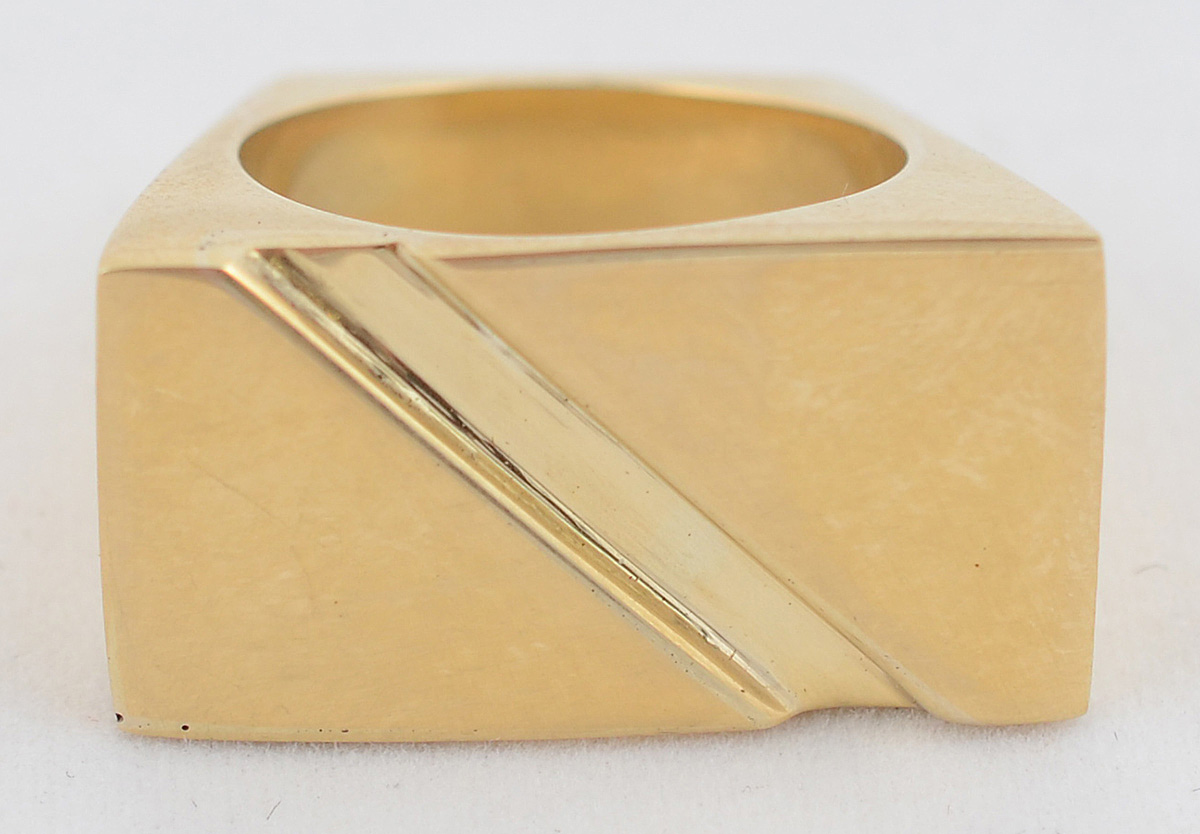 Anel moderno de ouro 18k. Peso total 11,5 g - Aro 17. - foto 2 de 2