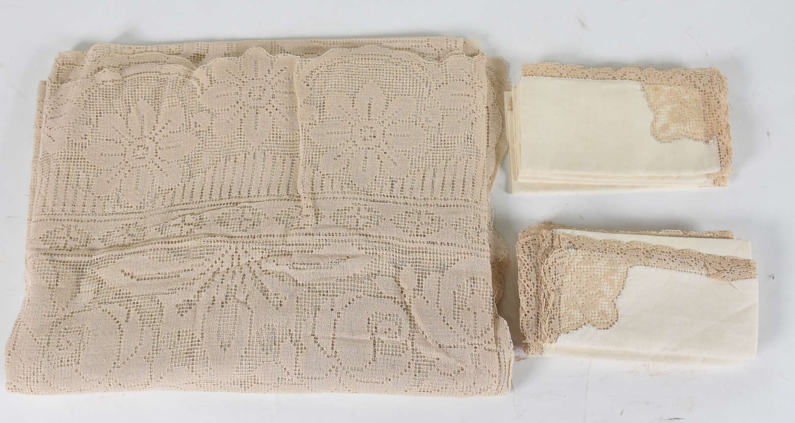 Toalha de mesa de renda bege com 12 guardanapos