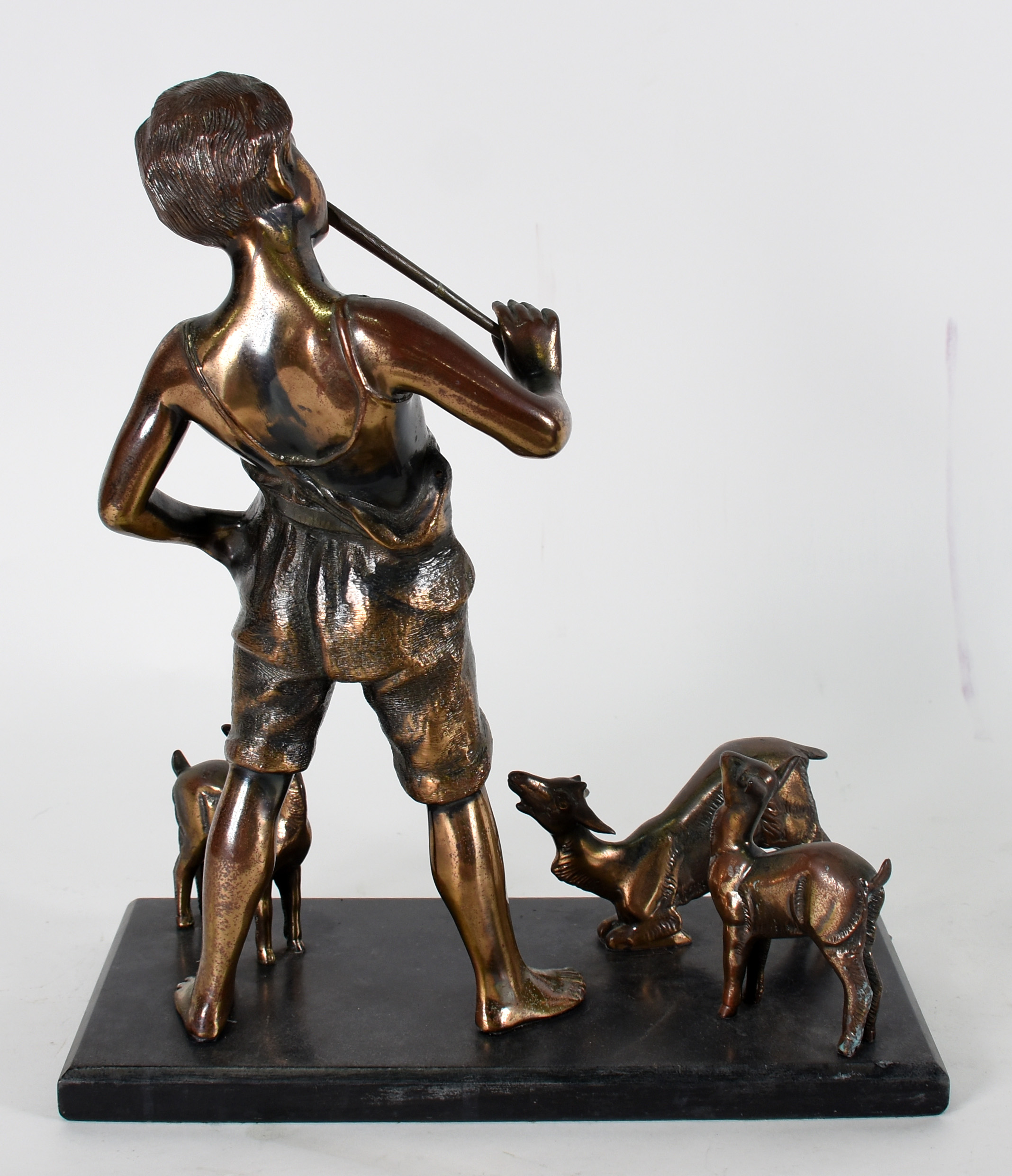 Escultura em Petit bronze representando flautista com carneiros (... - foto 3 de 4