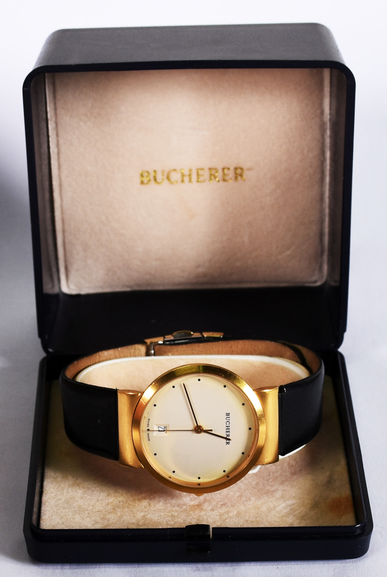 Relógio marca Bucherer com calendário e pulseira de couro preta ( no... - foto 1 de 3