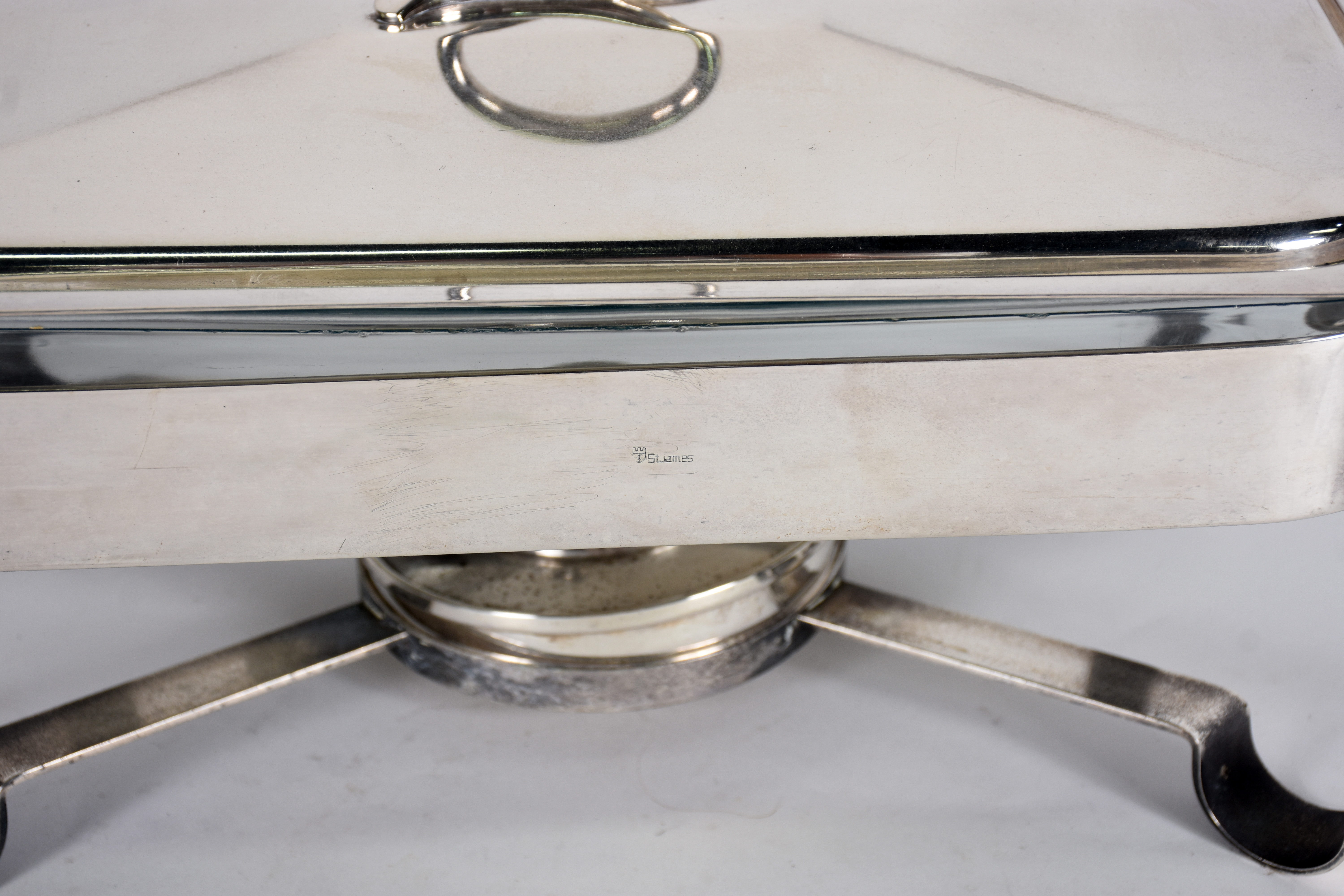 Duas peças , rechaud com pirex e 1 porta pirex de metal prateado . - foto 4 de 4