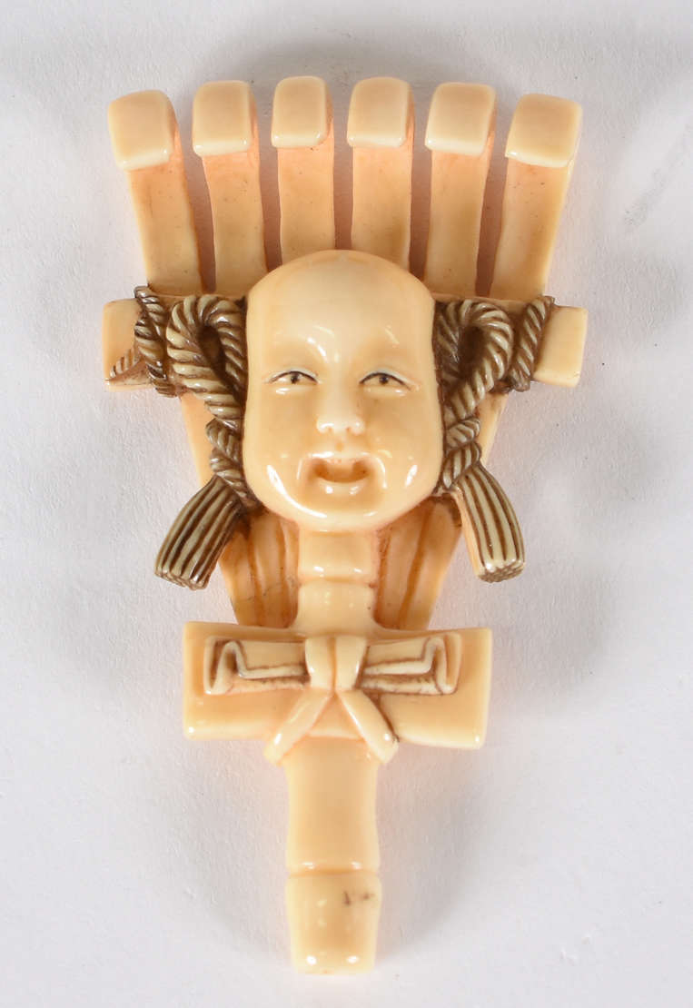 Netsuke de marfim , assinado, cabeça de chinês. - foto 1 de 3