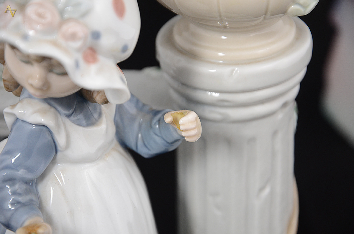 Duas peças, sendo grupo escultórico de porcelana espanhola LLADRO... - foto 4 de 4