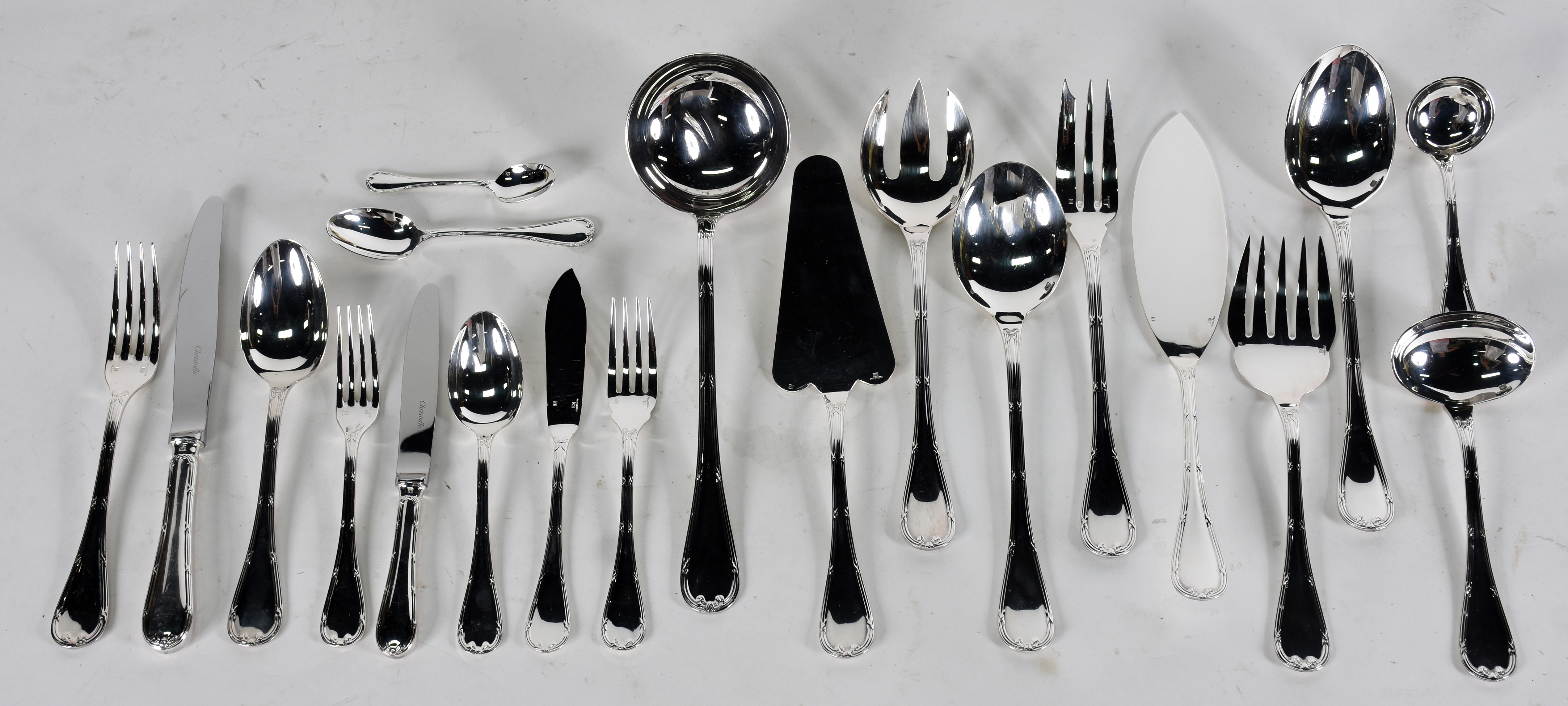 CHRISTOFLE - Faqueiro modelo " Rubans ", prata 90, composto de 12... - foto 1 de 7