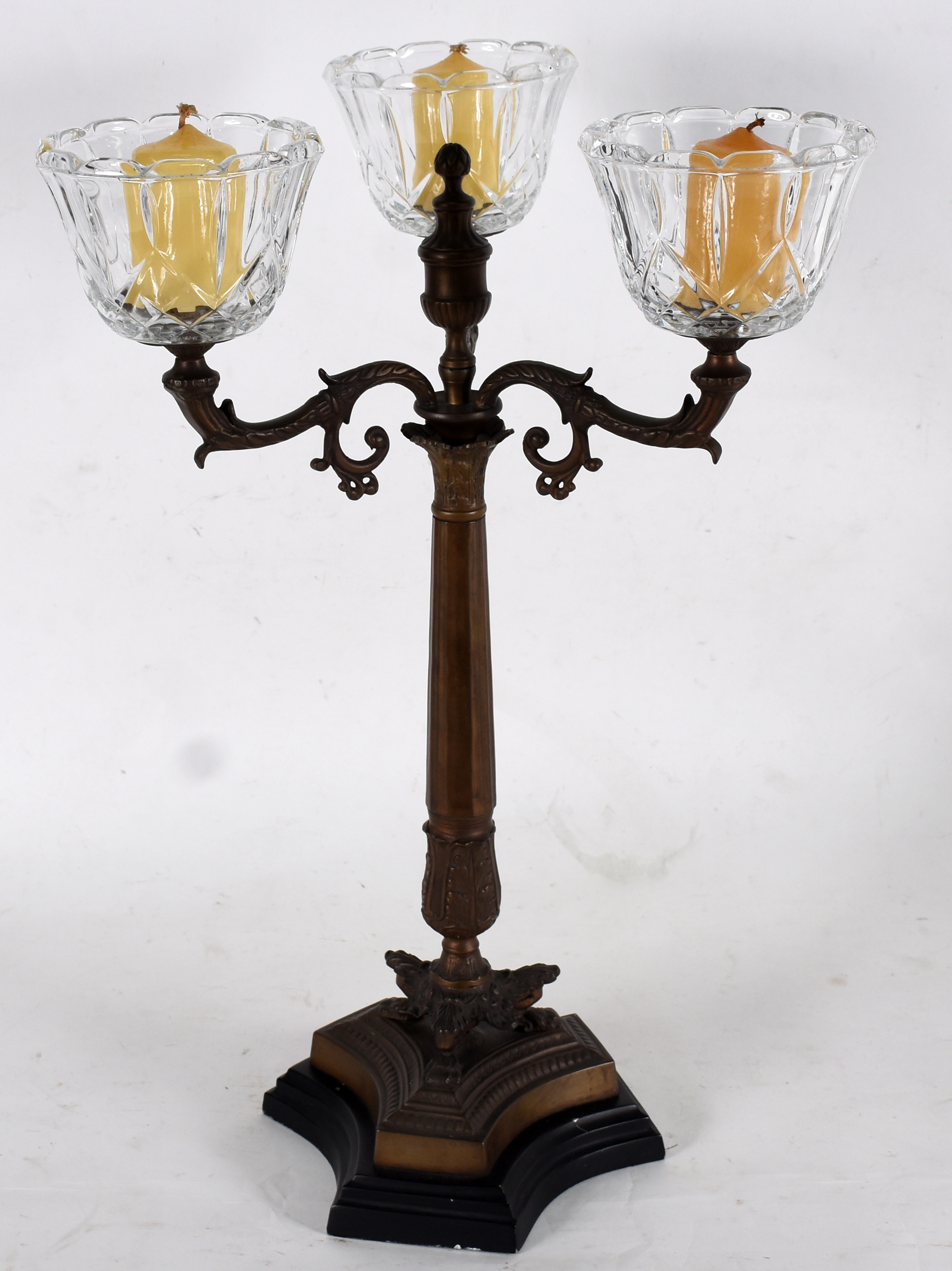 Candelabro de bronze para 3 velas . - foto 1 de 4