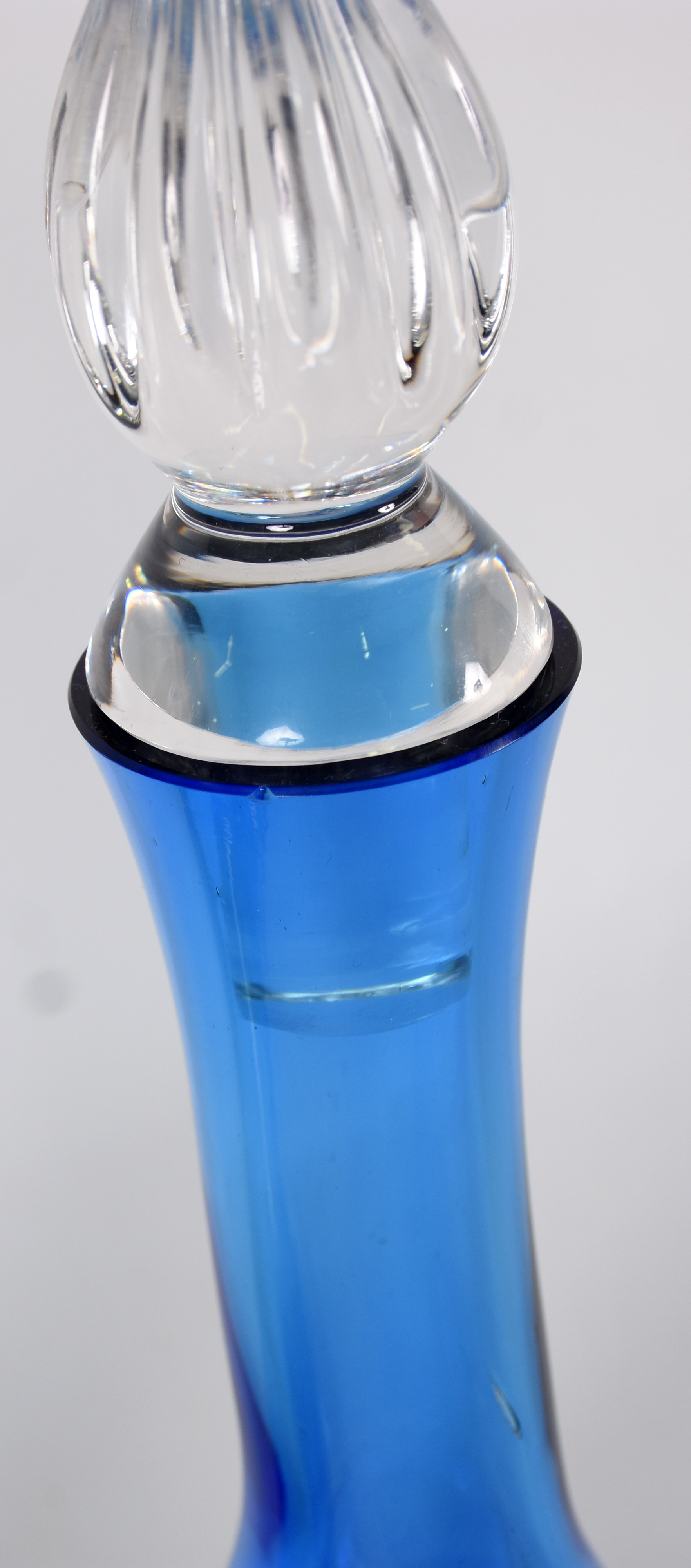 Par de licoreiras de cristal azul lapidado. - foto 4 de 4
