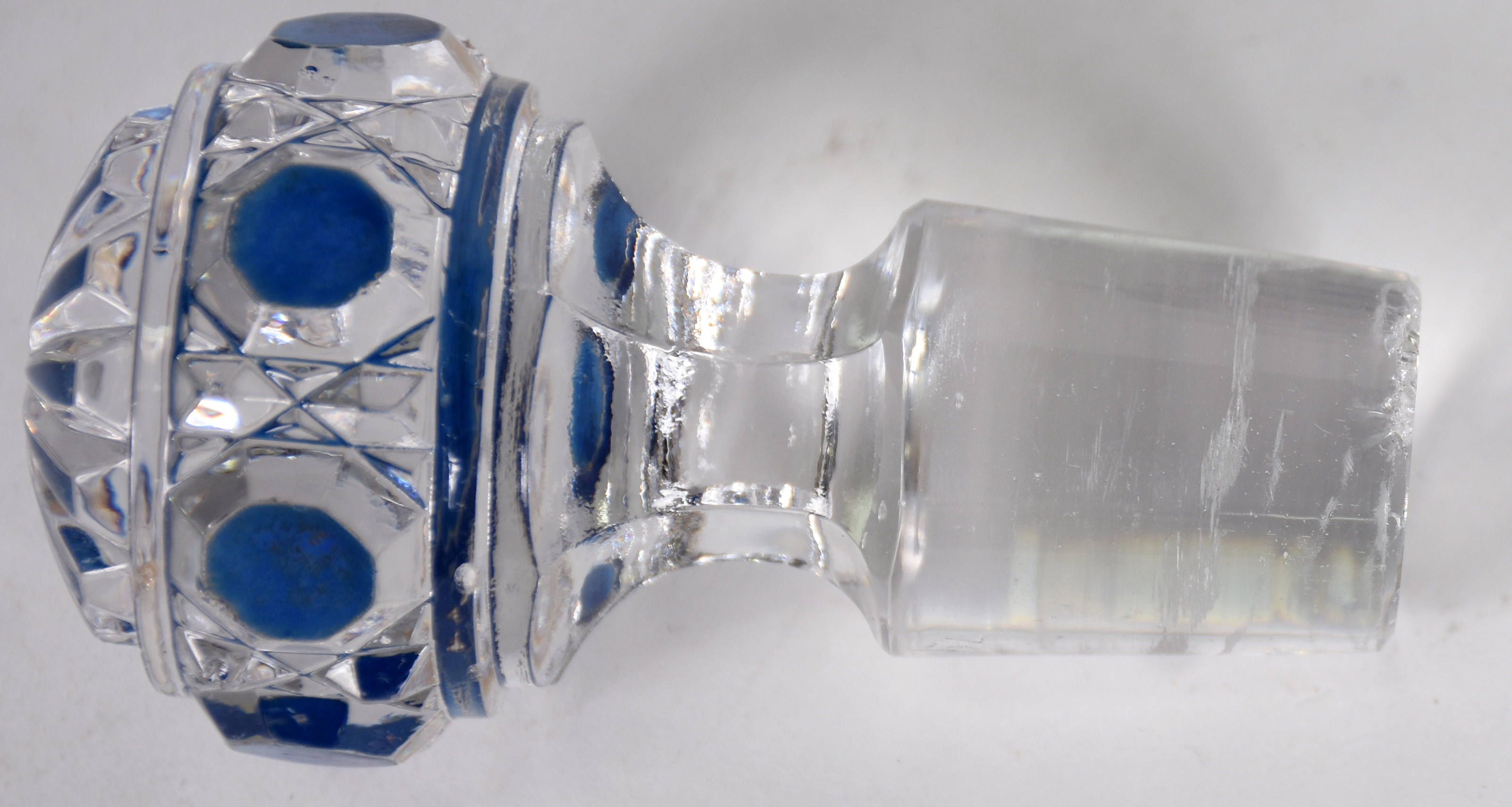 BACCARAT - Garrafa de cristal tijolinho azul . - foto 3 de 4