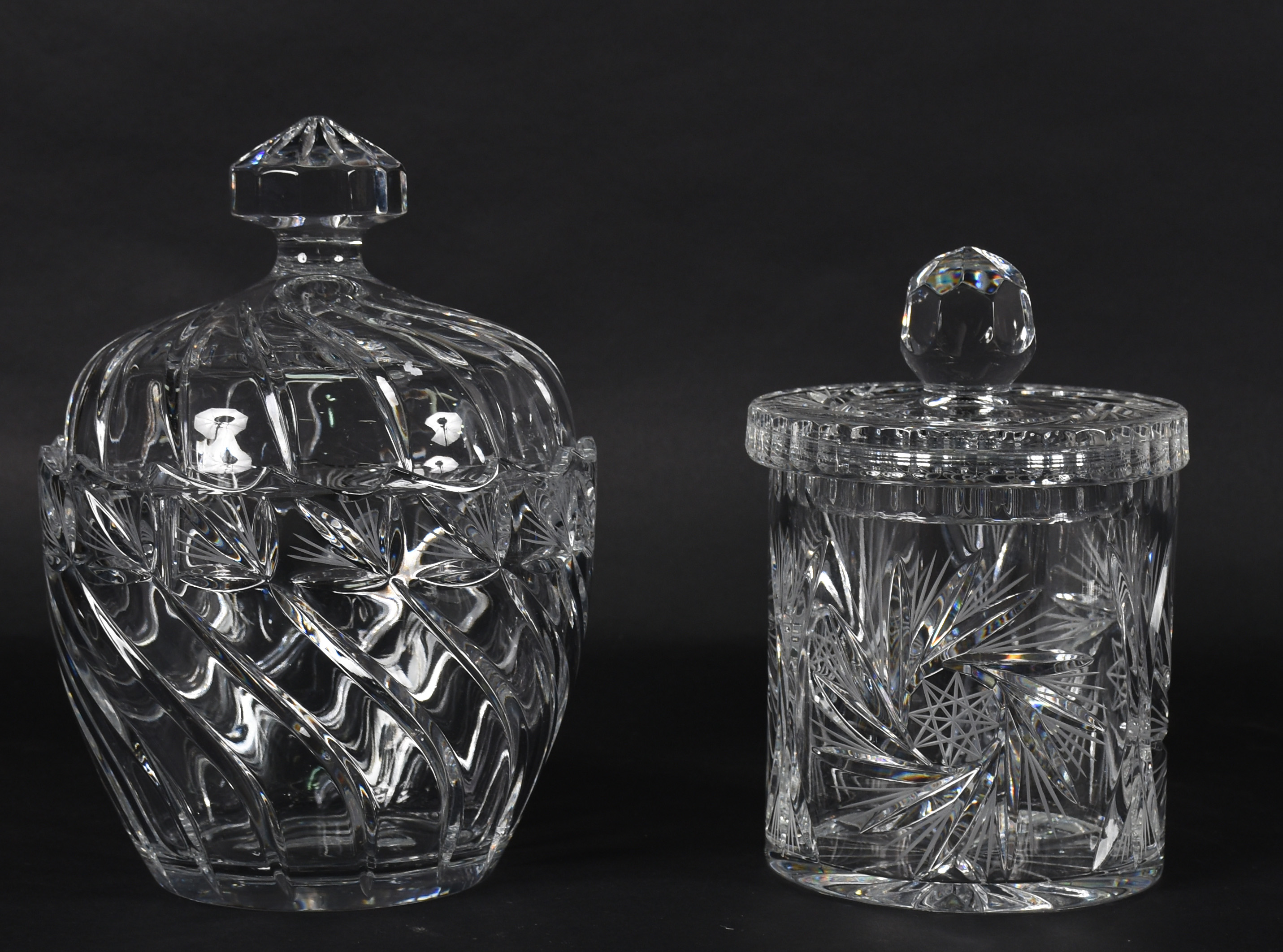 Duas bombonieres de cristal Tcheco lapidado. - foto 1 de 3