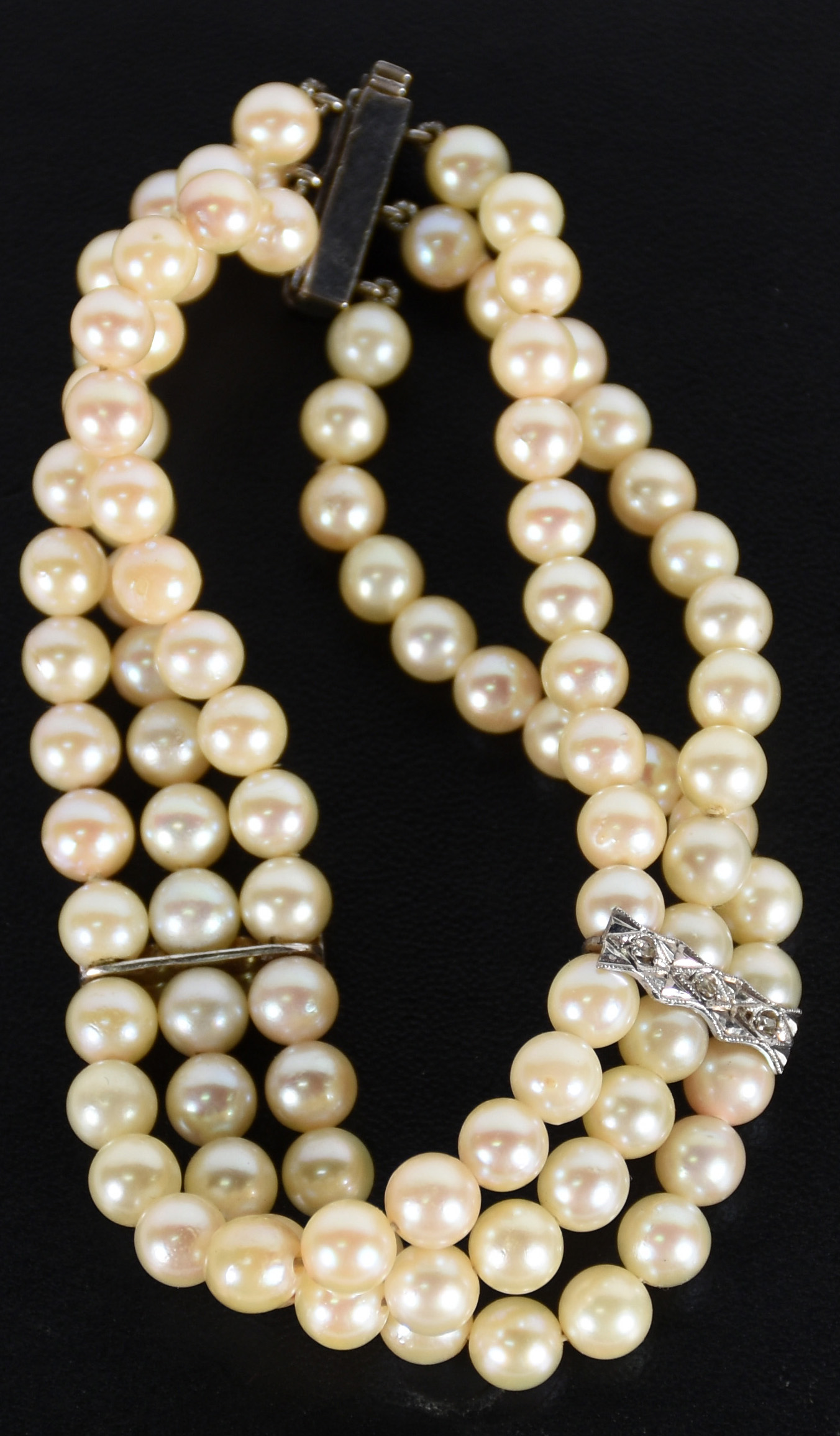 Pulseira de pérolas . ( Por questão de segurança a peça não se... - foto 2 de 2