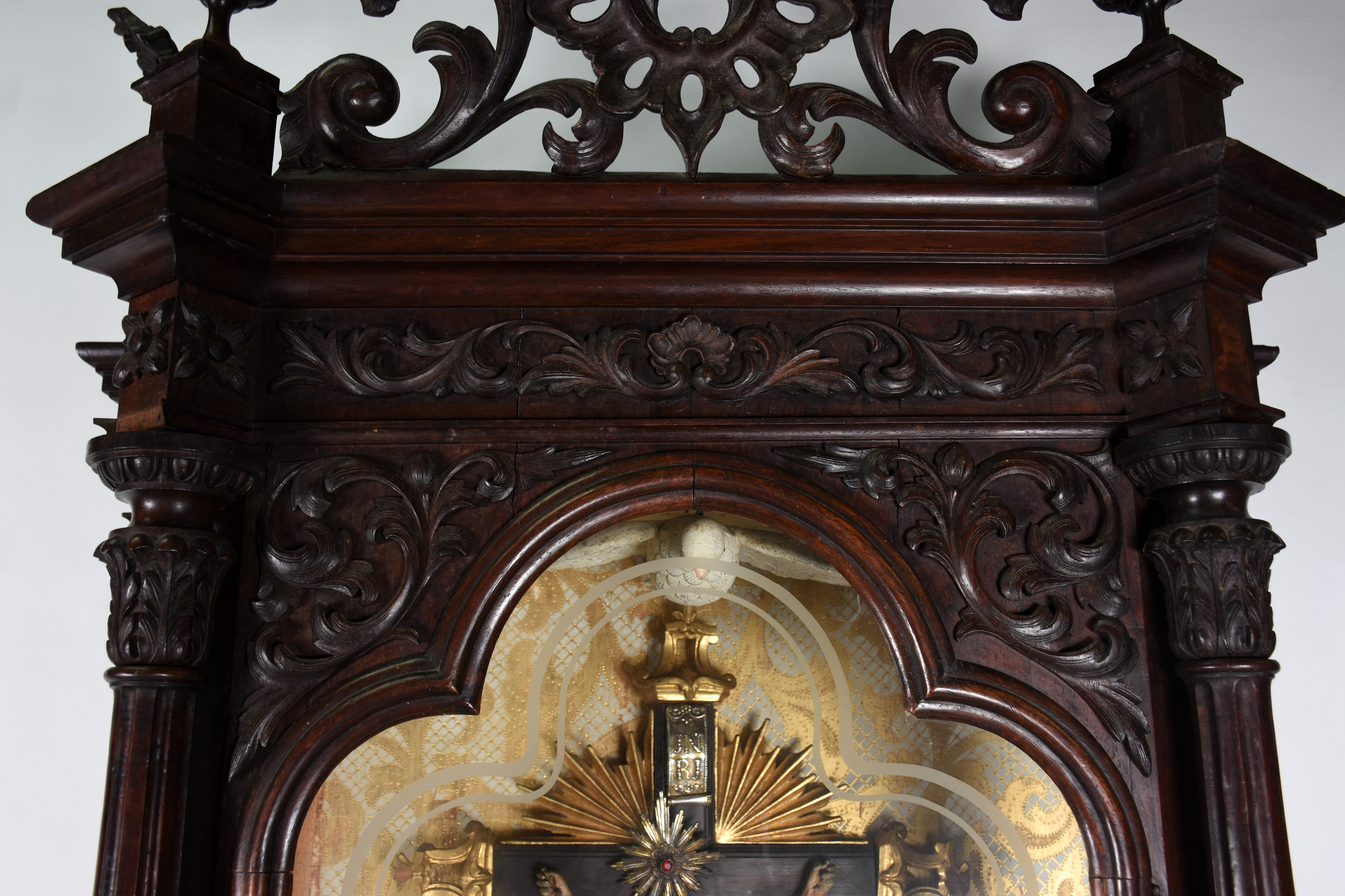 Excepcional Oratório de madeira nobre, SÉCULO XIX, estilo Dom José... - foto 5 de 7