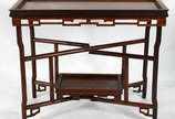 Mesa chinesa auxiliar de madeira nobre, base ar... - Mesa chinesa auxiliar de madeira nobre, base articulada,  tampo superior e inferior de encaixe.