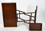 Mesa chinesa auxiliar de madeira nobre, base ar... - Mesa chinesa auxiliar de madeira nobre, base articulada,  tampo superior e inferior de encaixe.