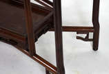 Mesa chinesa auxiliar de madeira nobre, base ar... - Mesa chinesa auxiliar de madeira nobre, base articulada,  tampo superior e inferior de encaixe.