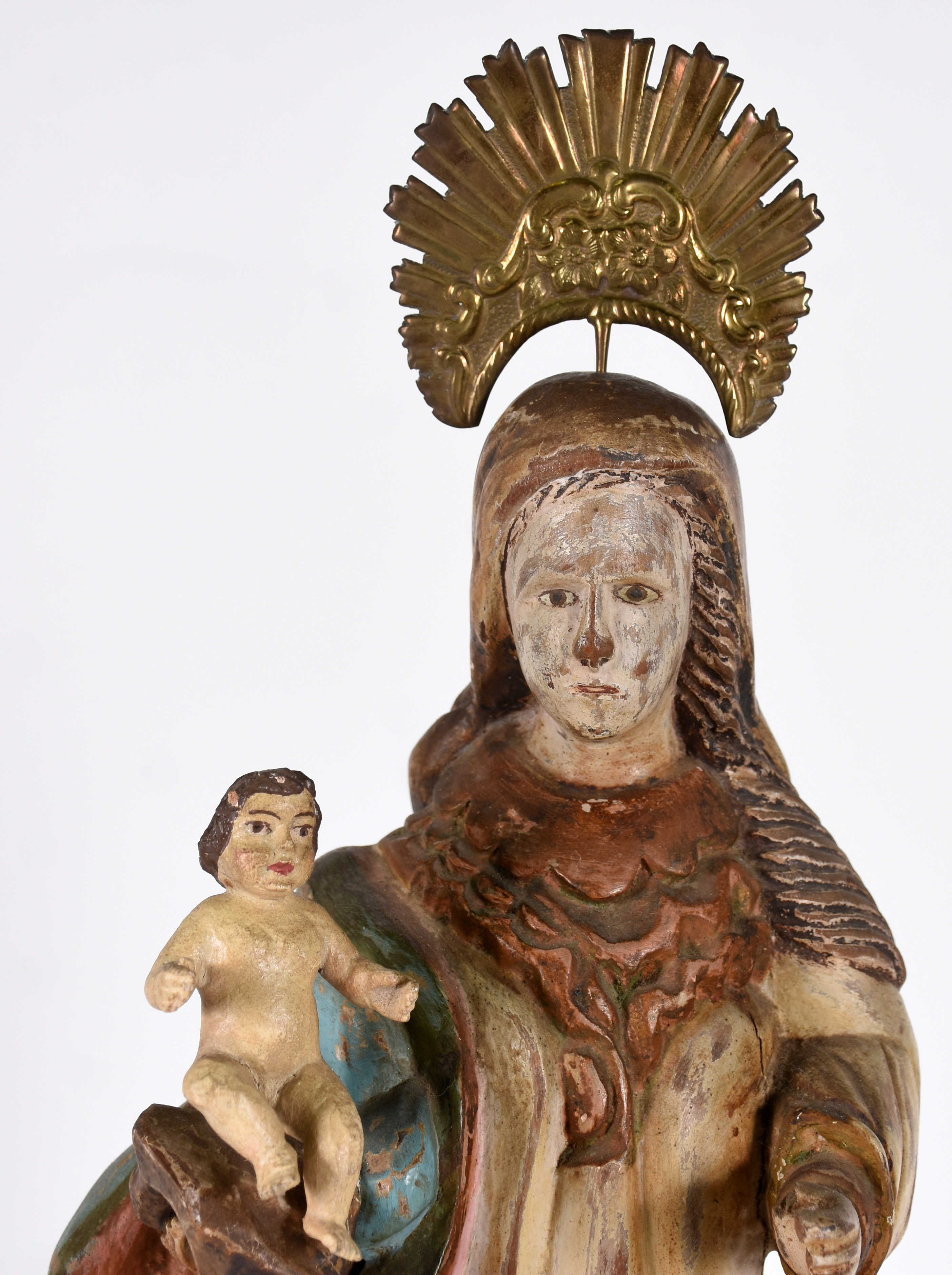 Nossa Senhora com menino - Imagem de madeira policromada, com... - foto 3 de 4
