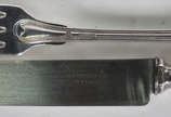 Faqueiro Christofle de metal prateado : 10 colh... - Faqueiro Christofle de metal prateado : 10 colheres grandes e 6 colheres de chá ; 23 facas de sobremesa ; 22 facas grandes ; 12 garfos de sobrem...