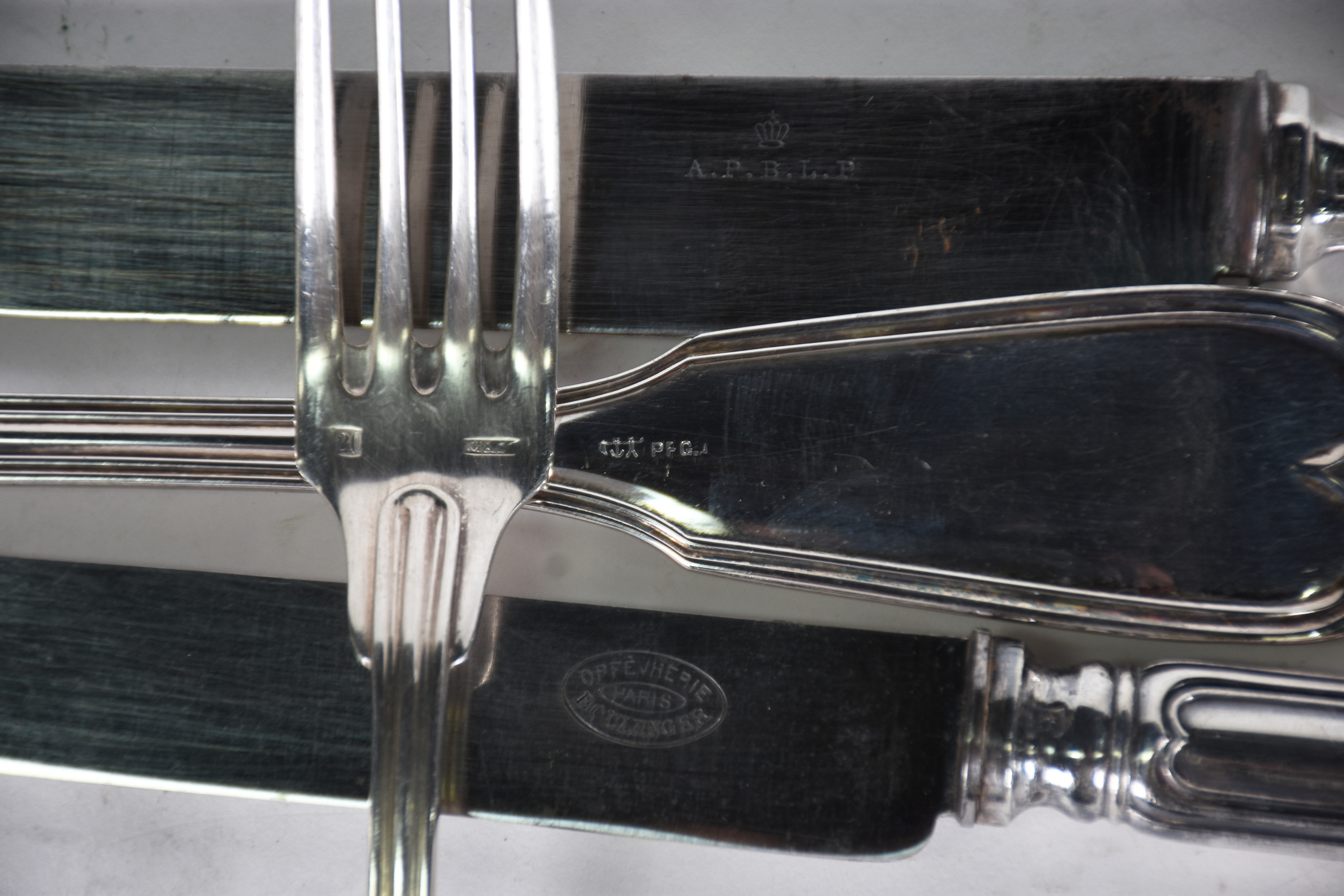Faqueiro Christofle de metal prateado : 10 colheres grandes e 6... - foto 3 de 3