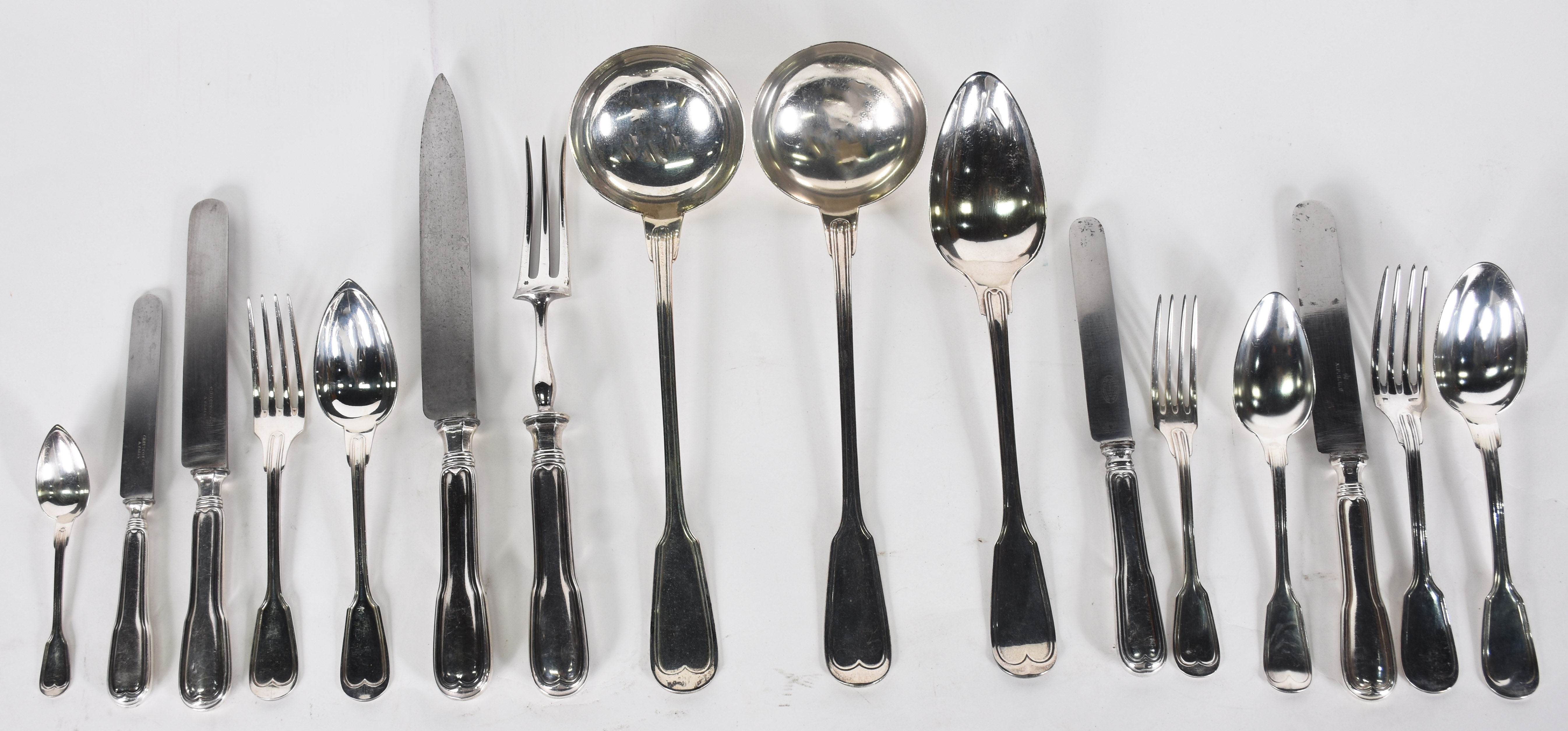 Faqueiro Christofle de metal prateado : 10 colheres grandes e 6... - foto 1 de 3