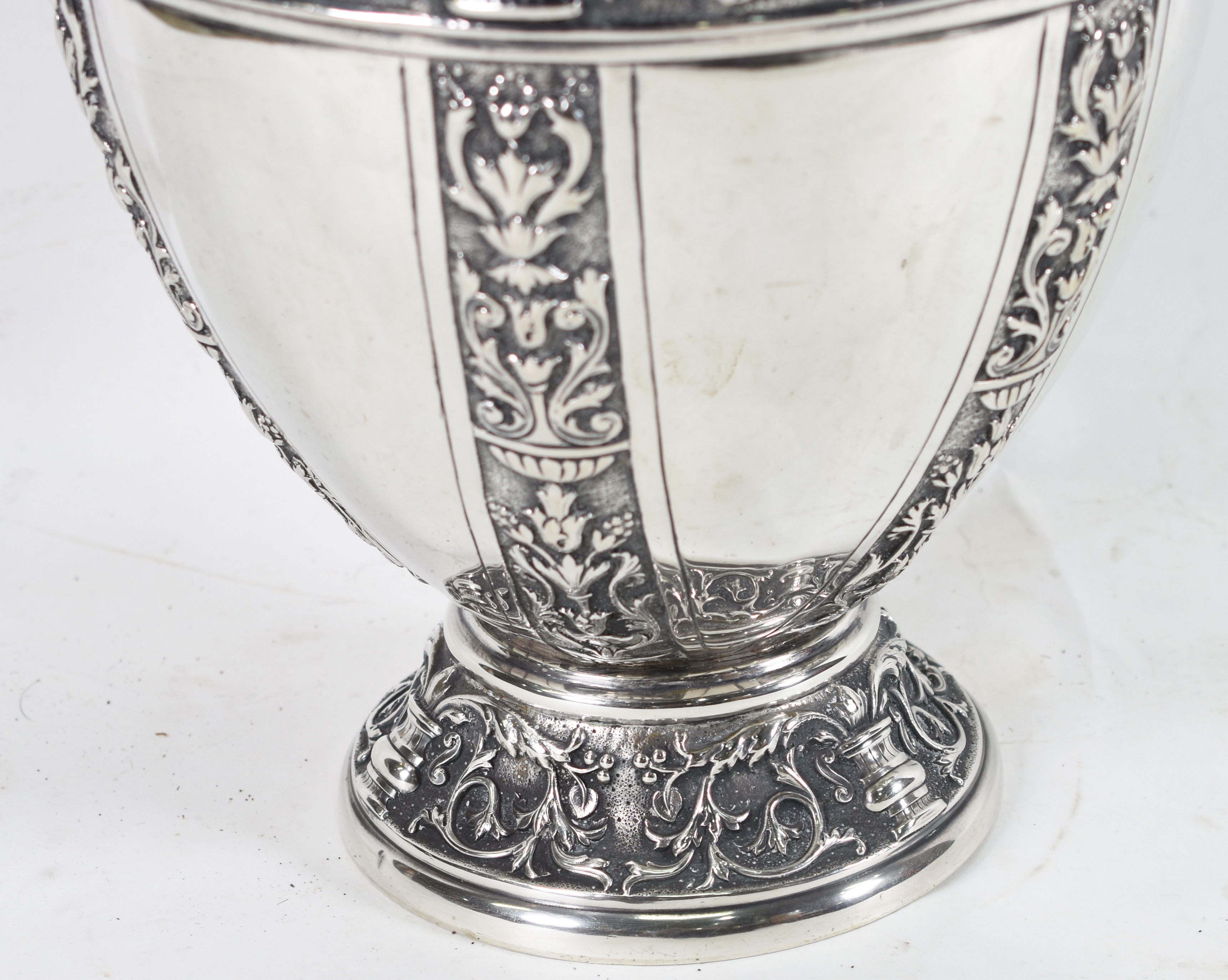 Vaso de prata Portuguesa contraste águia 833 mls, decorado com... - foto 3 de 4