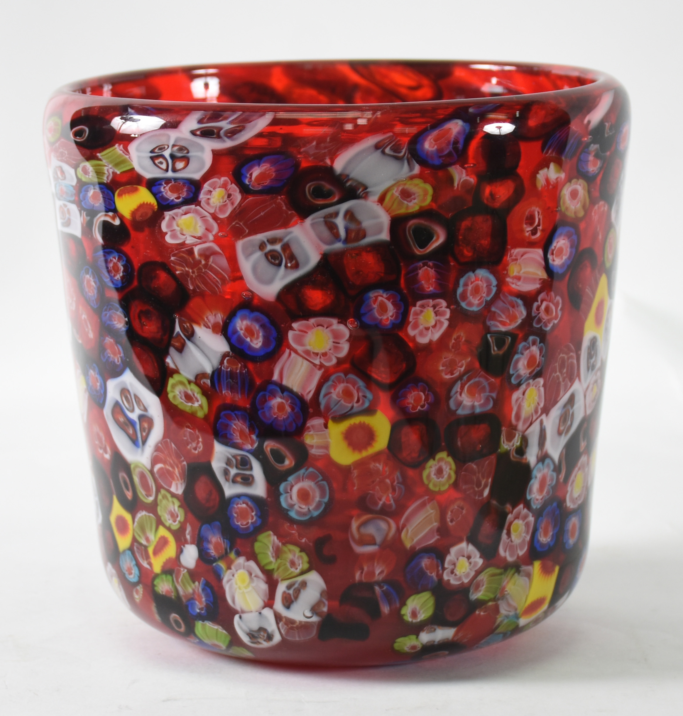 Cachepot de Murano vermelho "milifiori" em policromia. - foto 1 de 3