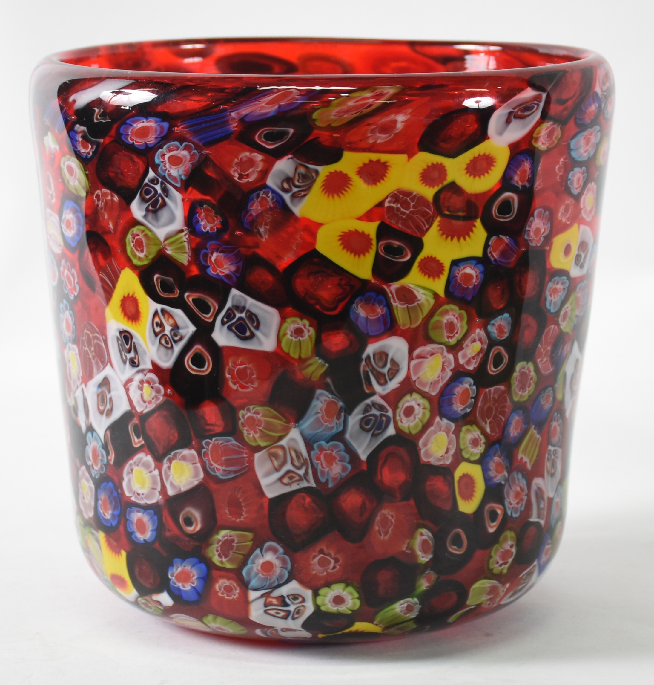 Cachepot de Murano vermelho "milifiori" em policromia. - foto 3 de 3