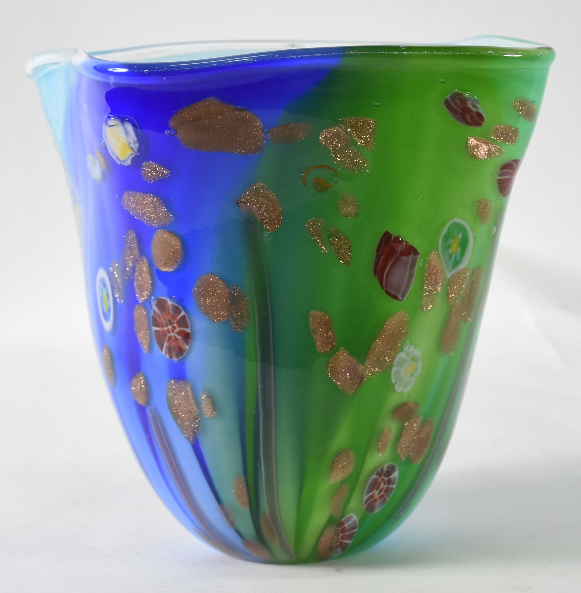 Cachepot de murano azul e verde com pó de ouro . - foto 2 de 4