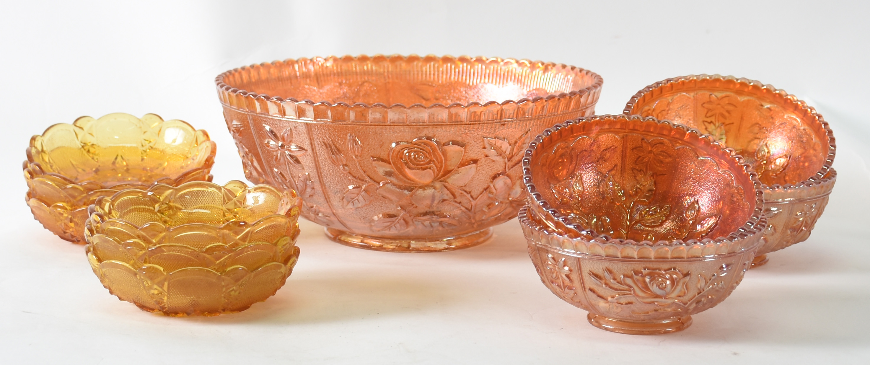 Bowl com 4 potes de vidro fogo com flores em relevo e 6 pequenos... - foto 2 de 4
