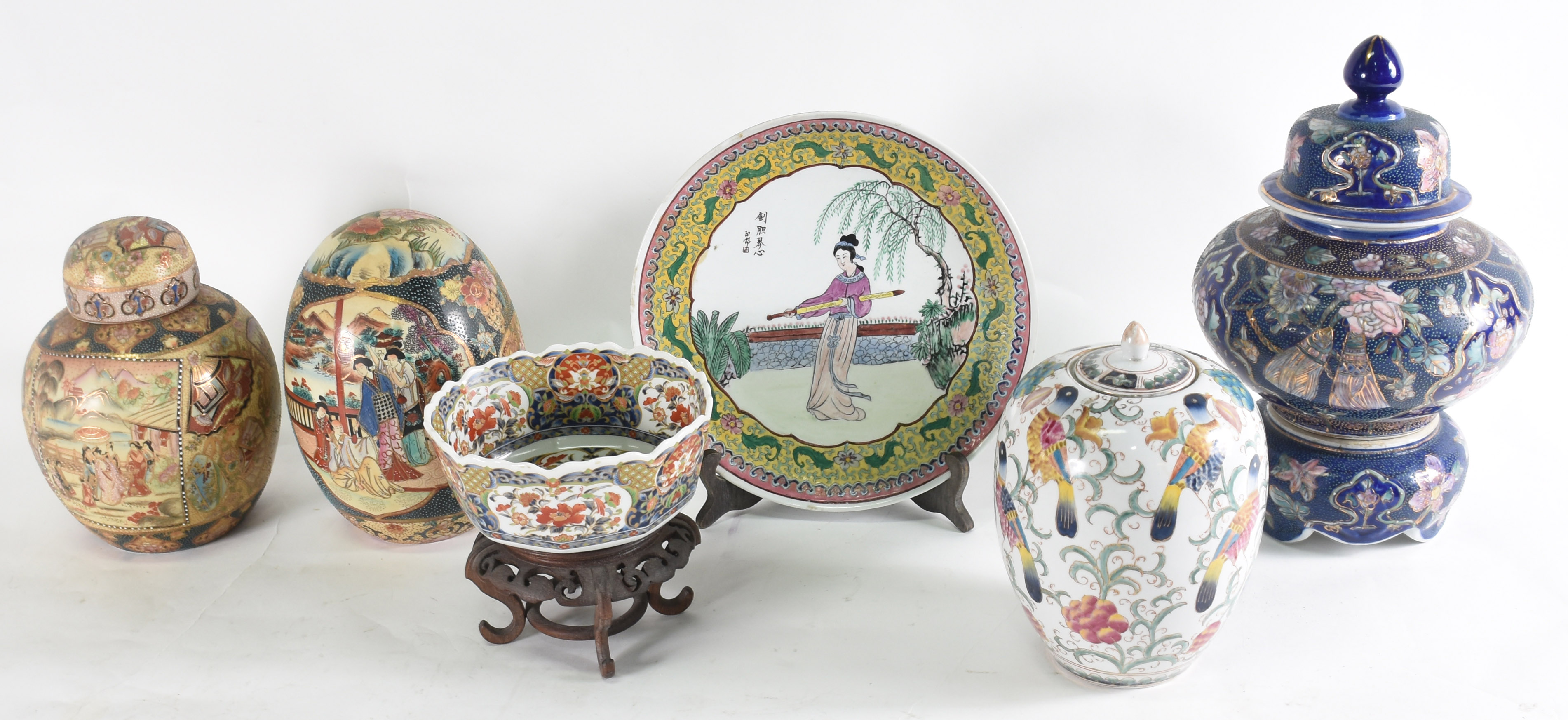 Seis peças diversas de porcelana oriental, diferentes decorações. - foto 3 de 6