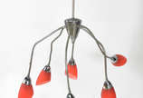 Lustre anos 50 de metal com 5 braços com mangas... - Lustre anos 50 de metal com 5 braços com mangas vermelhas .