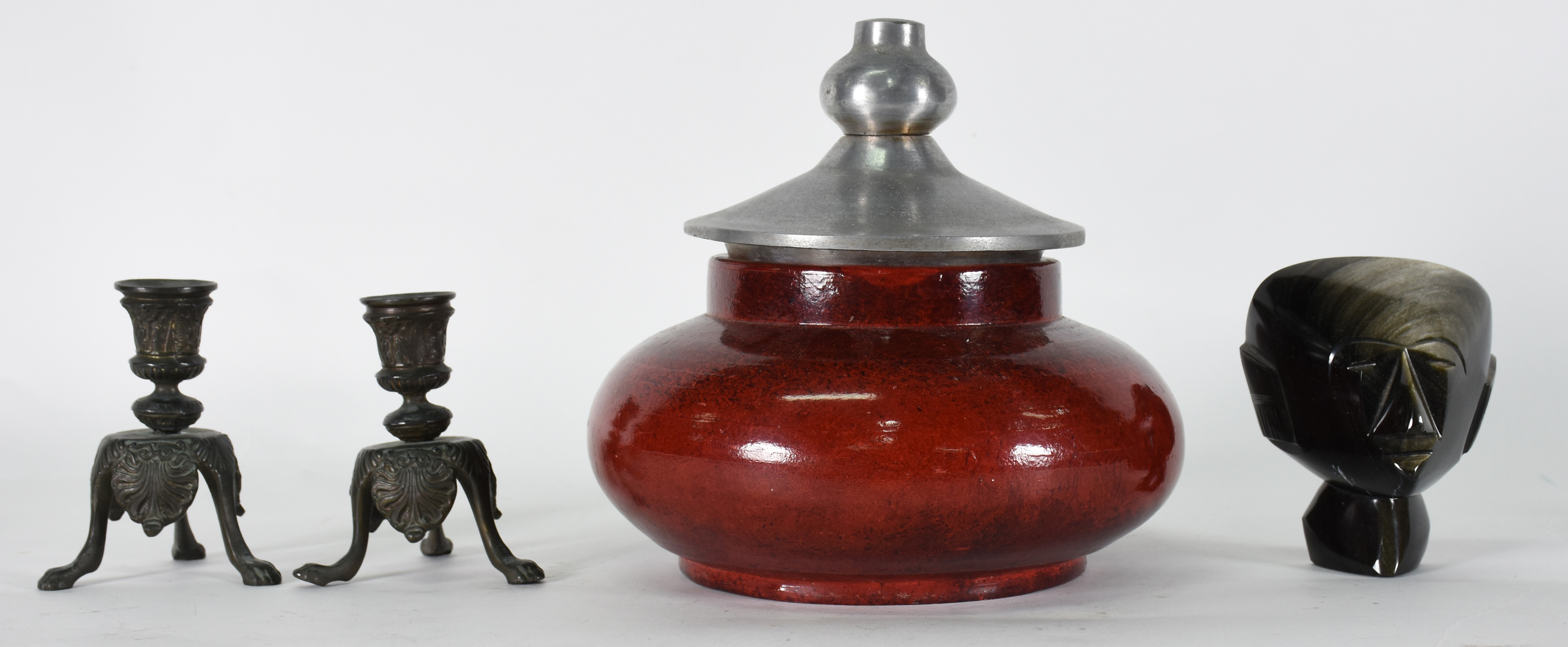 Quatro peças diversas de cerâmica e metal , 1 bowl com tampa de metal... - foto 1 de 4