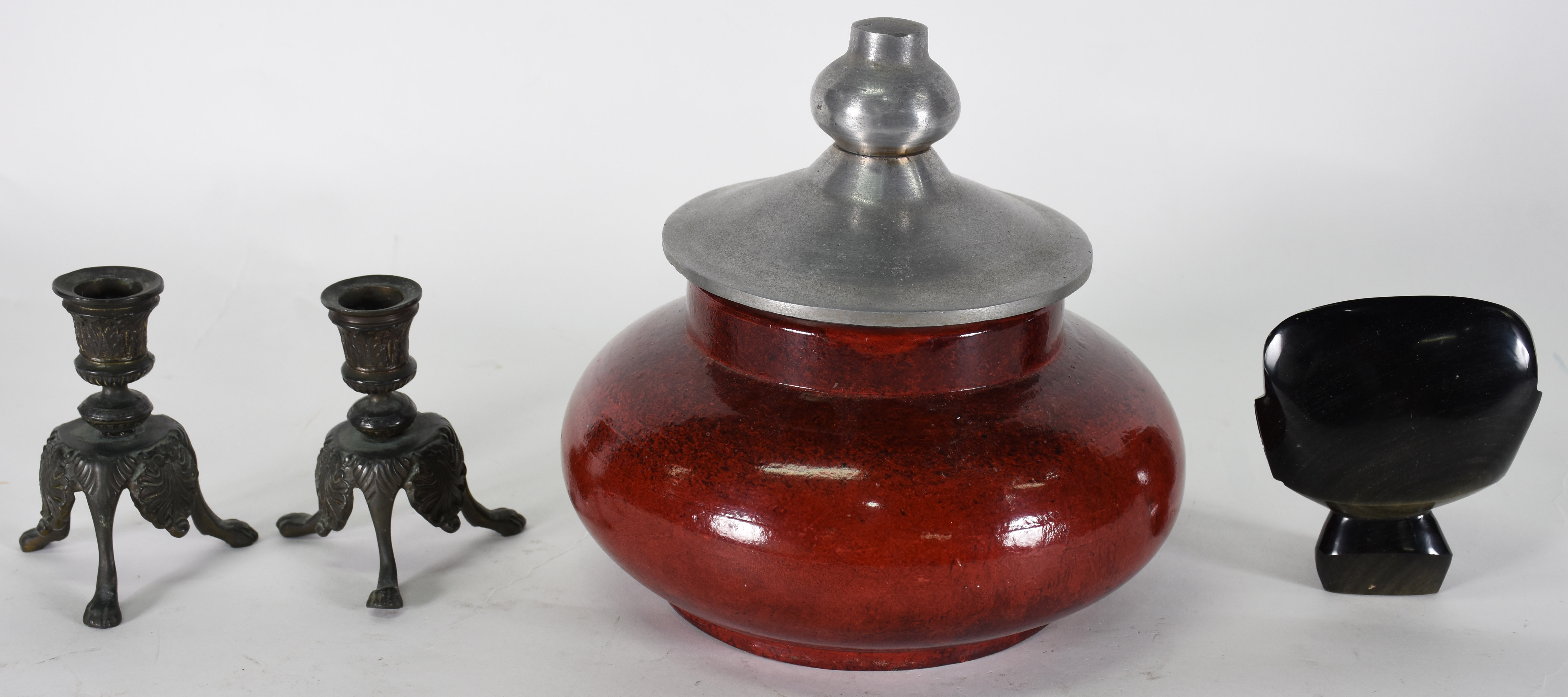 Quatro peças diversas de cerâmica e metal , 1 bowl com tampa de metal... - foto 2 de 4
