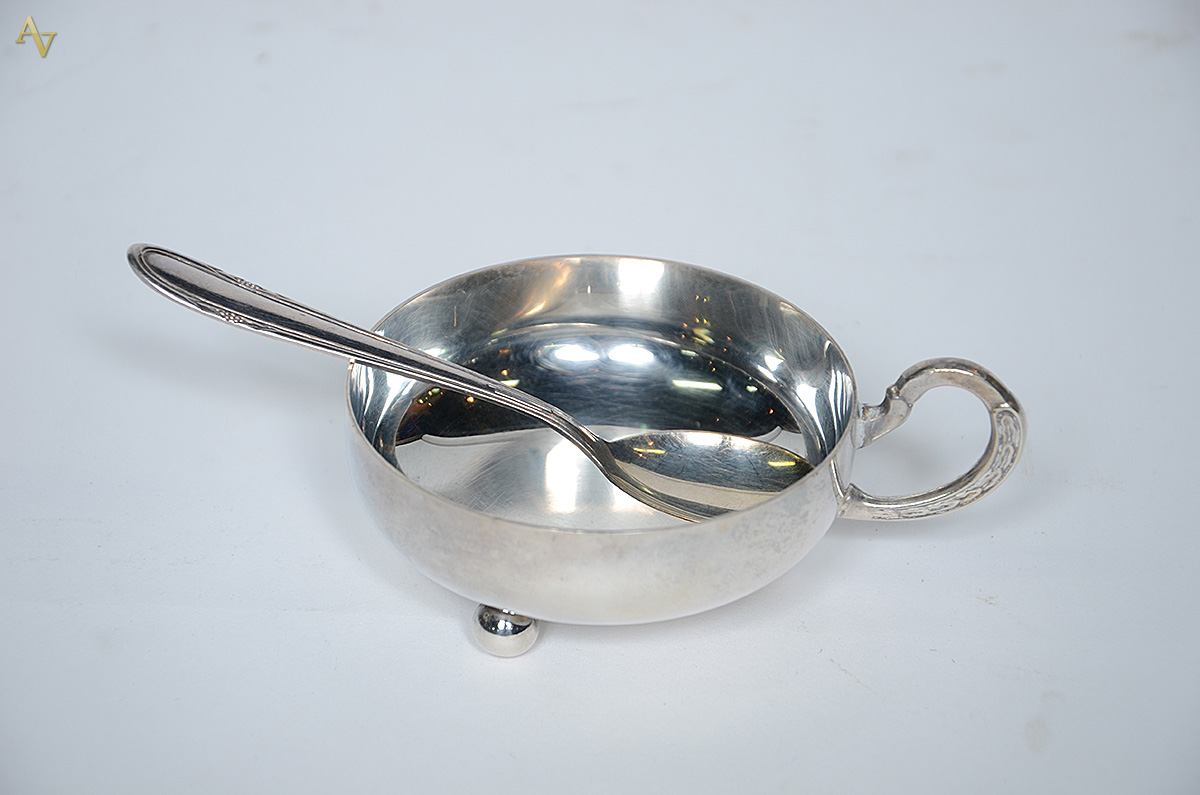 Diversas peças, sendo: balde para gelo de vidro, taça de metal e 12... - foto 2 de 3