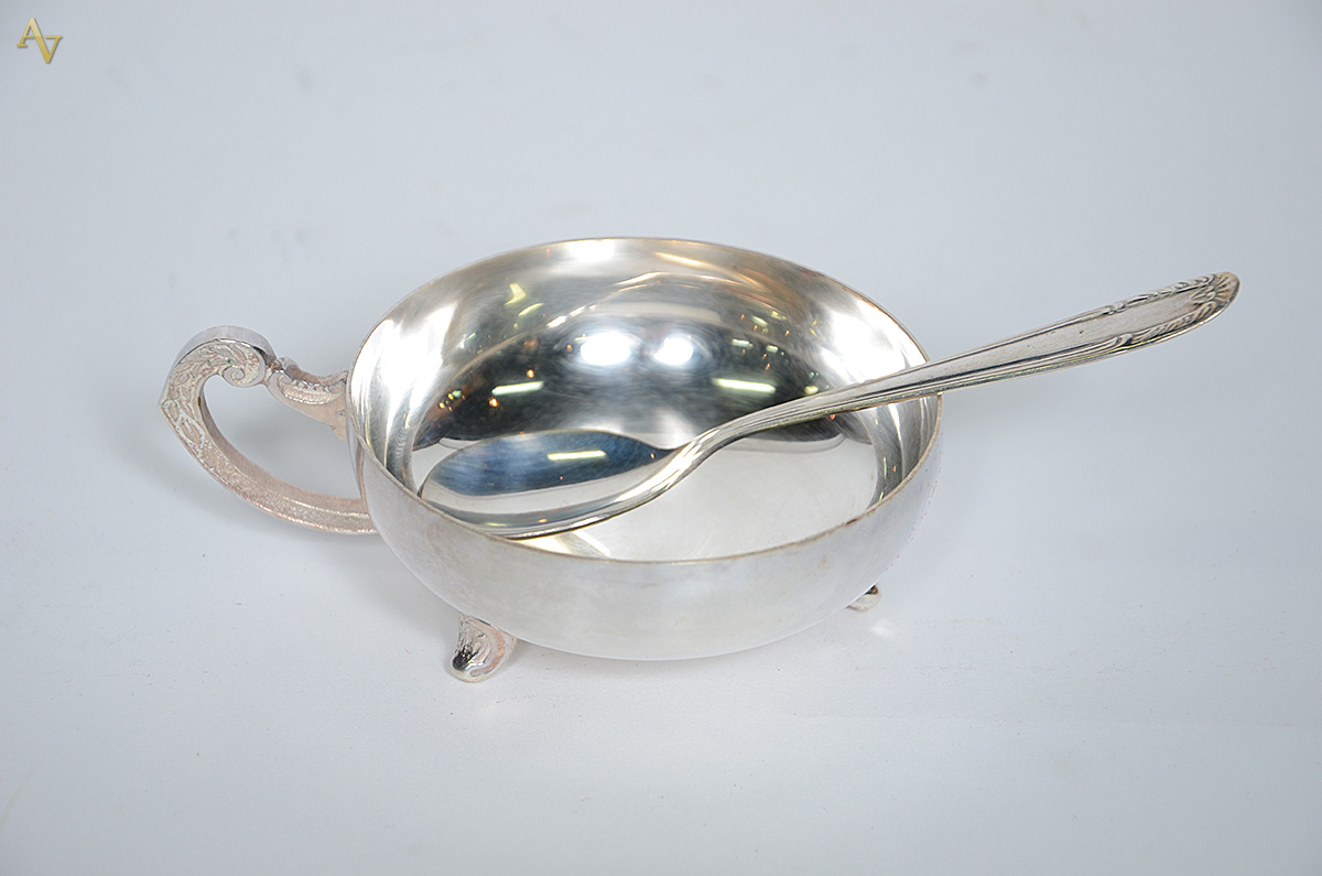 Diversas peças, sendo: balde para gelo de vidro, taça de metal e 12... - foto 3 de 3