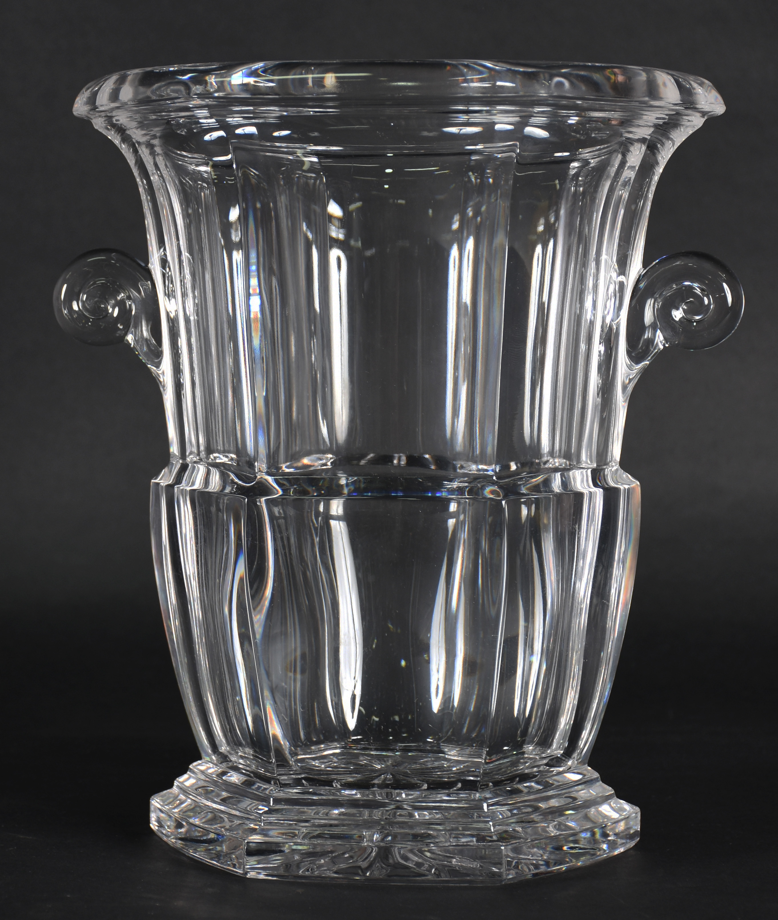 Wine cooler em bloco de cristal facetado, alt.26 cm - foto 2 de 3