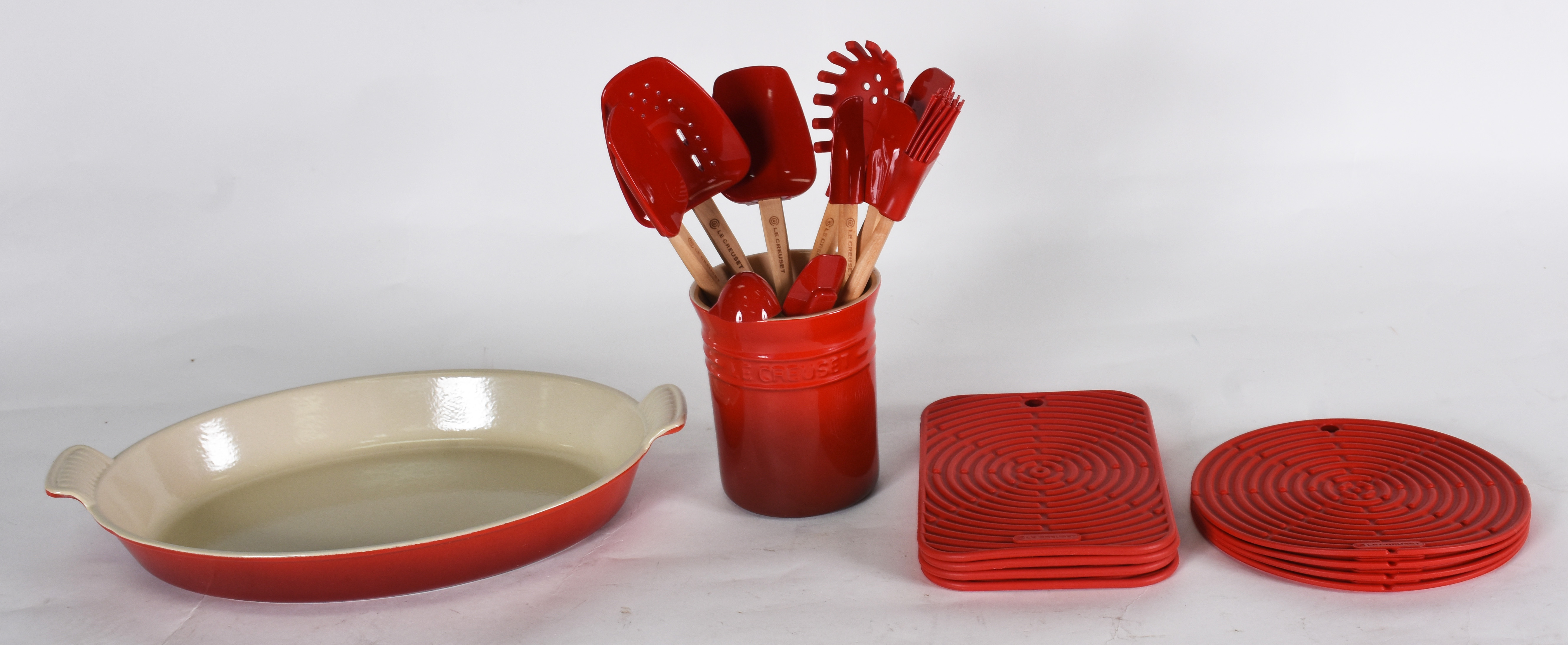 LE CREUSET - Diversas peças sendo , Travessa oval de ferro fundido (... - foto 2 de 6