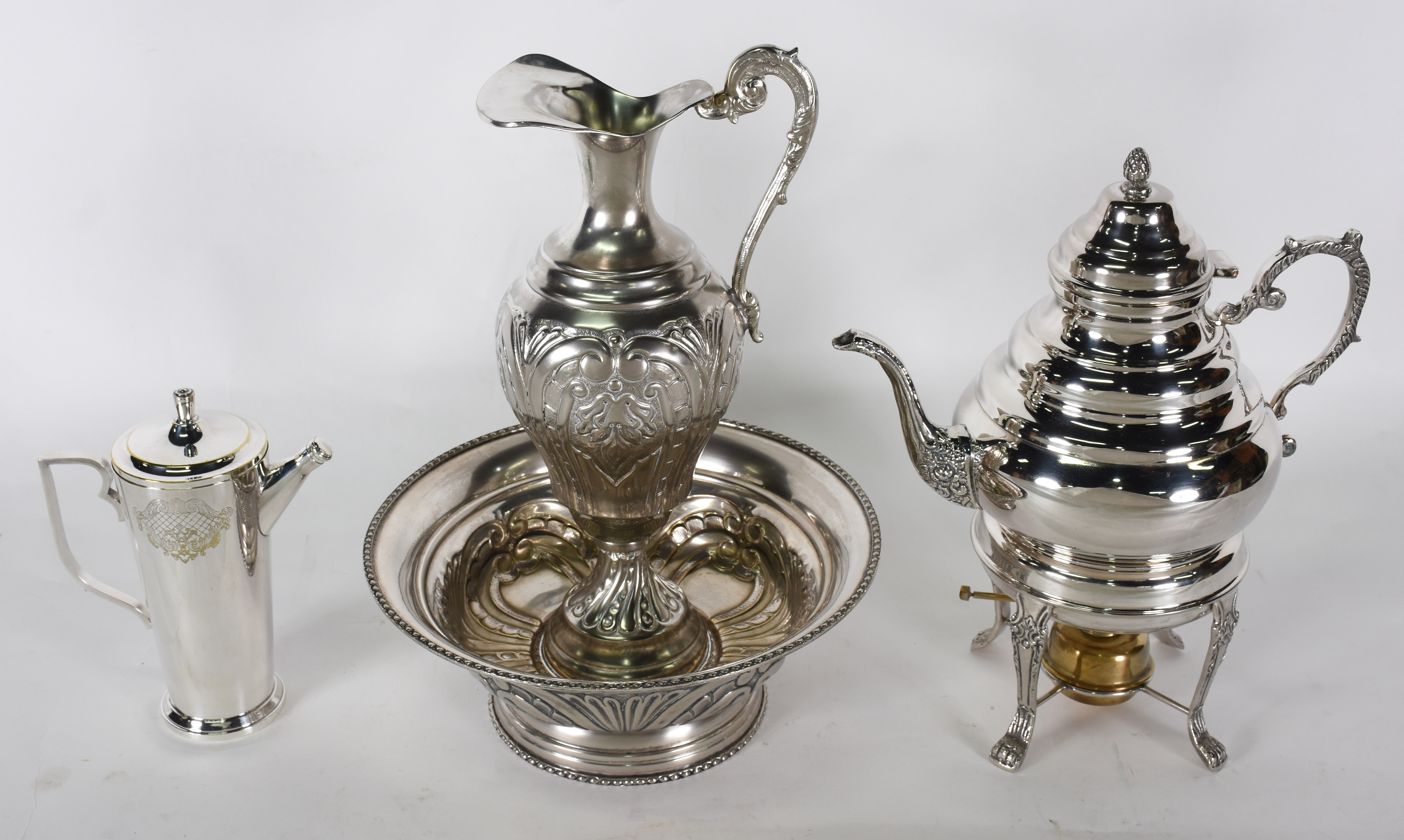 Tres peças de metal prateado, sendo: Samovar com banho-maria (alt.39... - foto 2 de 3