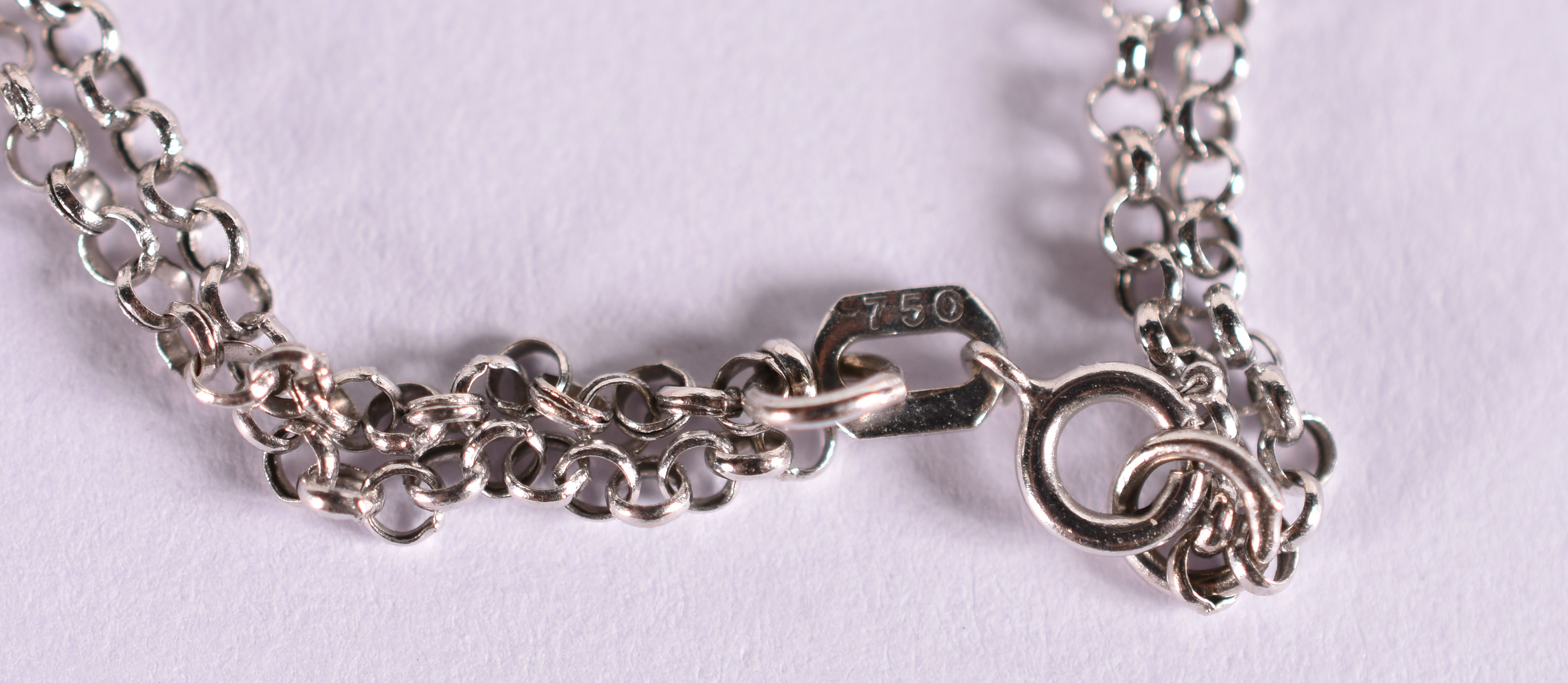 Pulseira de ouro branco com olho turco e 30 brilhantes . ( Por... - foto 2 de 3