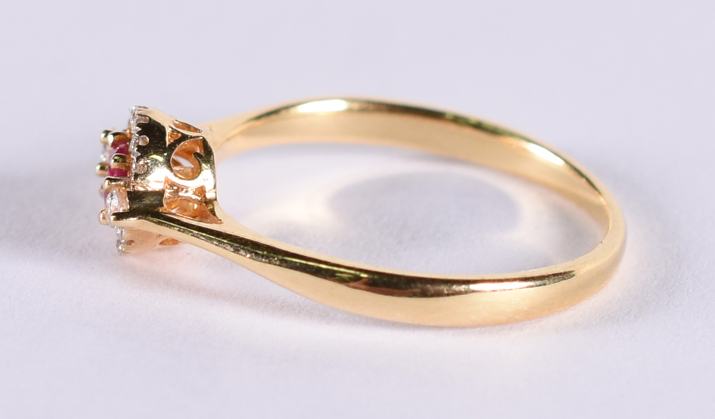Anel de ouro amarelo com 12 brilhantes e rubilita . Aro 15. ( Por... - foto 2 de 3